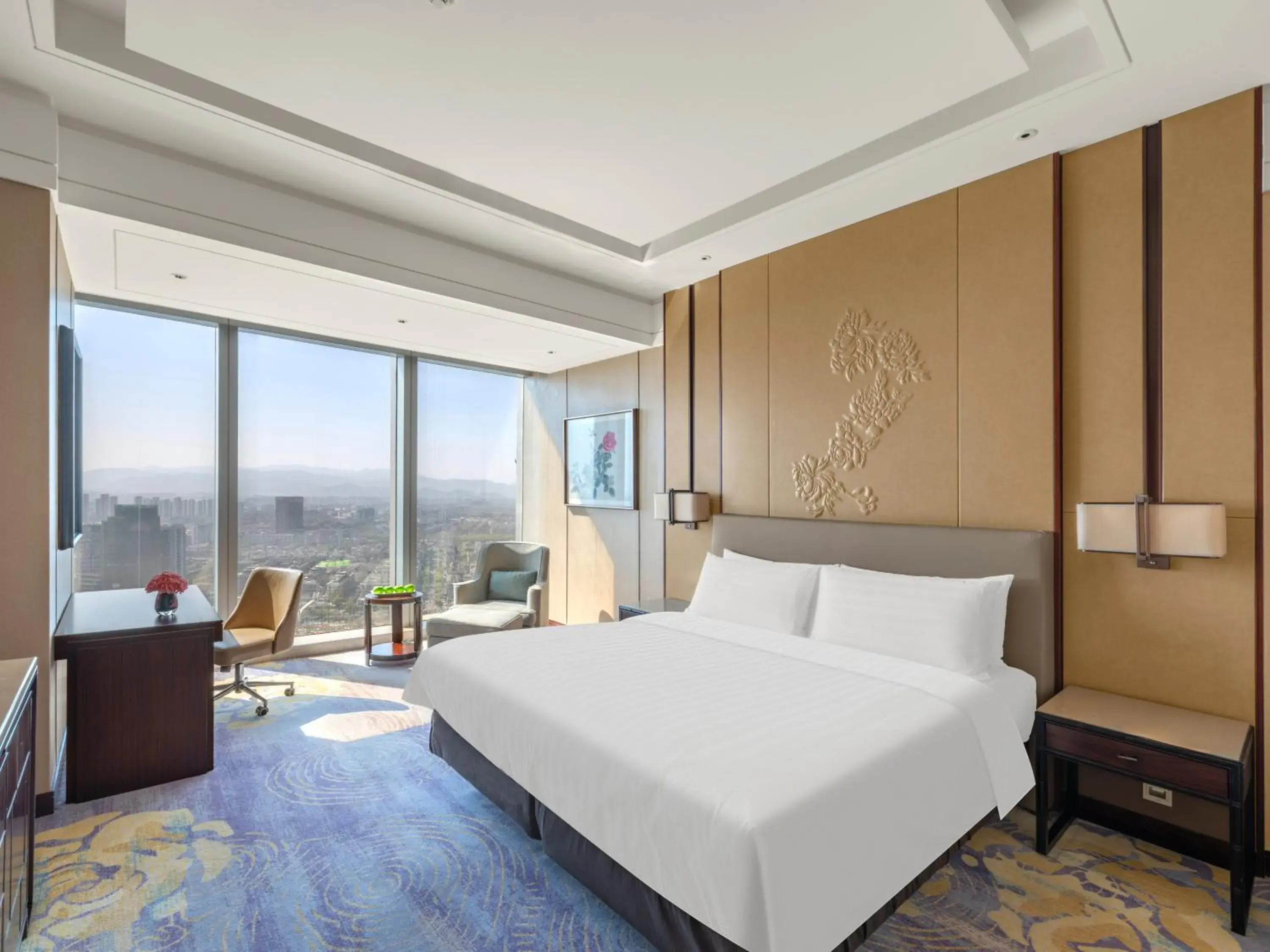 Bedroom, Bed in Shangri-La Yiwu - 3 Min To The Mall, Free Coffee At Lobby Bedroom, Bed in Shangri-La Yiwu - 3 Min To The Mall, Free Coffee At Lobby