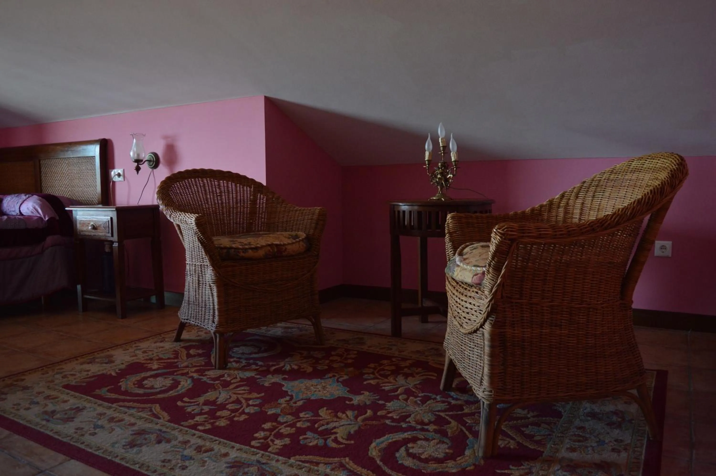 Photo of the whole room in La Casona de Quintes