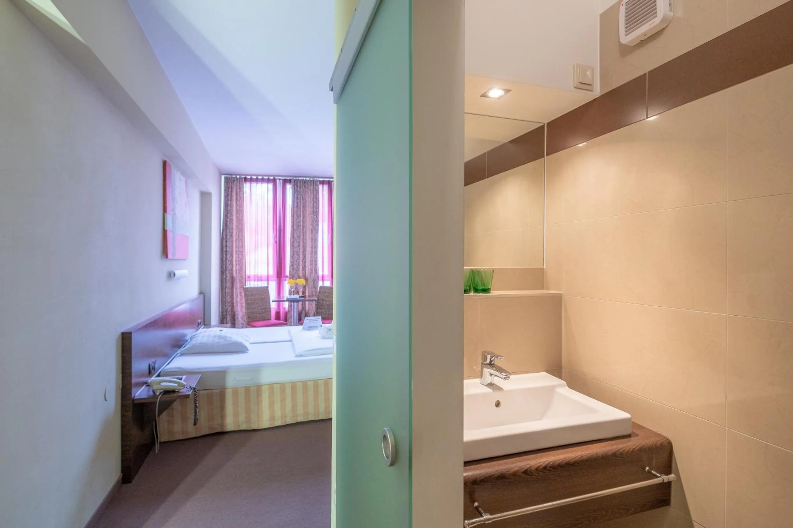 Photo of the whole room, Bed in Parkhotel Eisenstadt