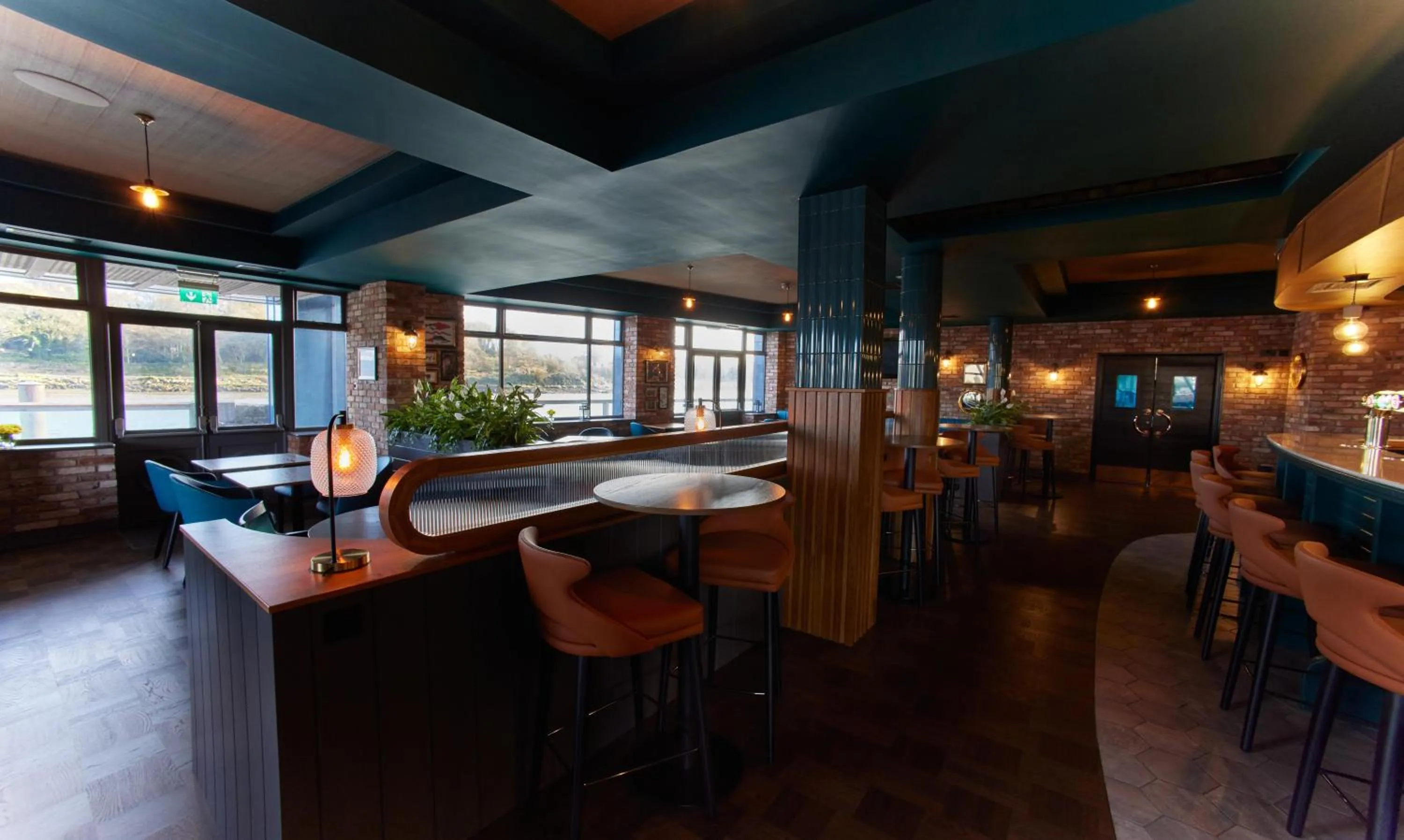 Lounge or bar in Waterford Marina Hotel