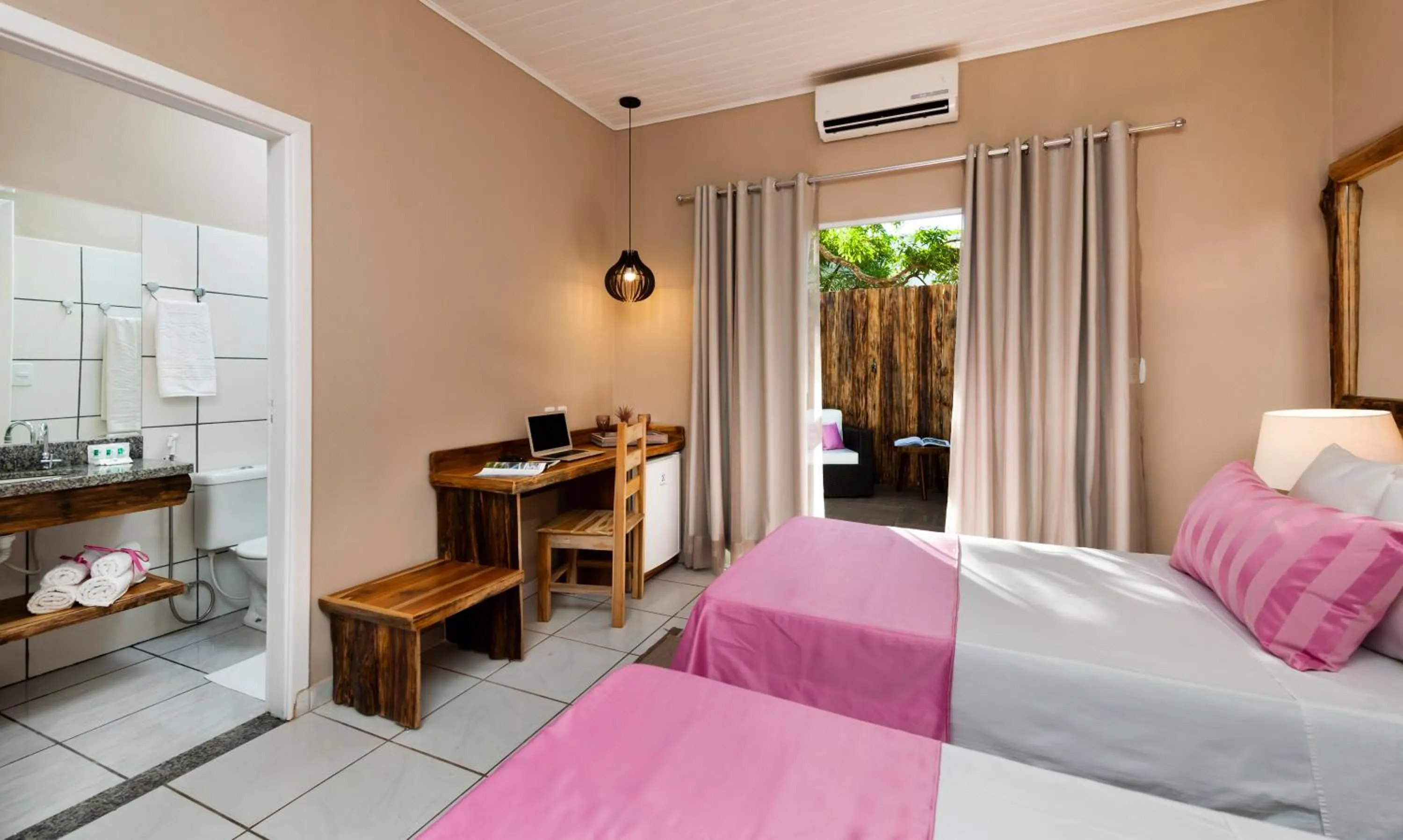 Photo of the whole room, Bed in Pousada Rio Claro