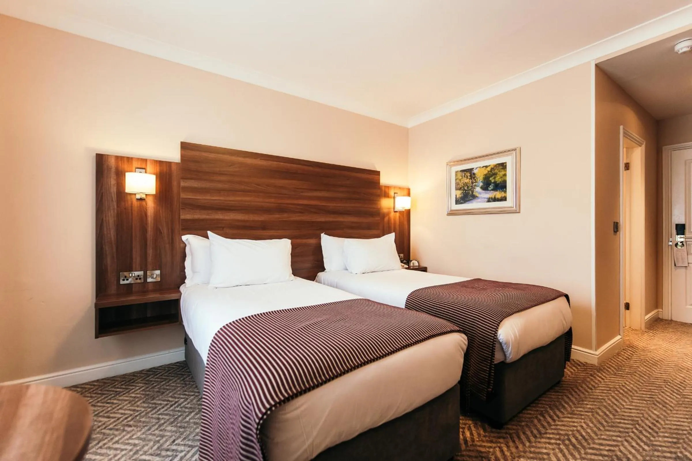 Bedroom, Bed in Dillon’s Hotel