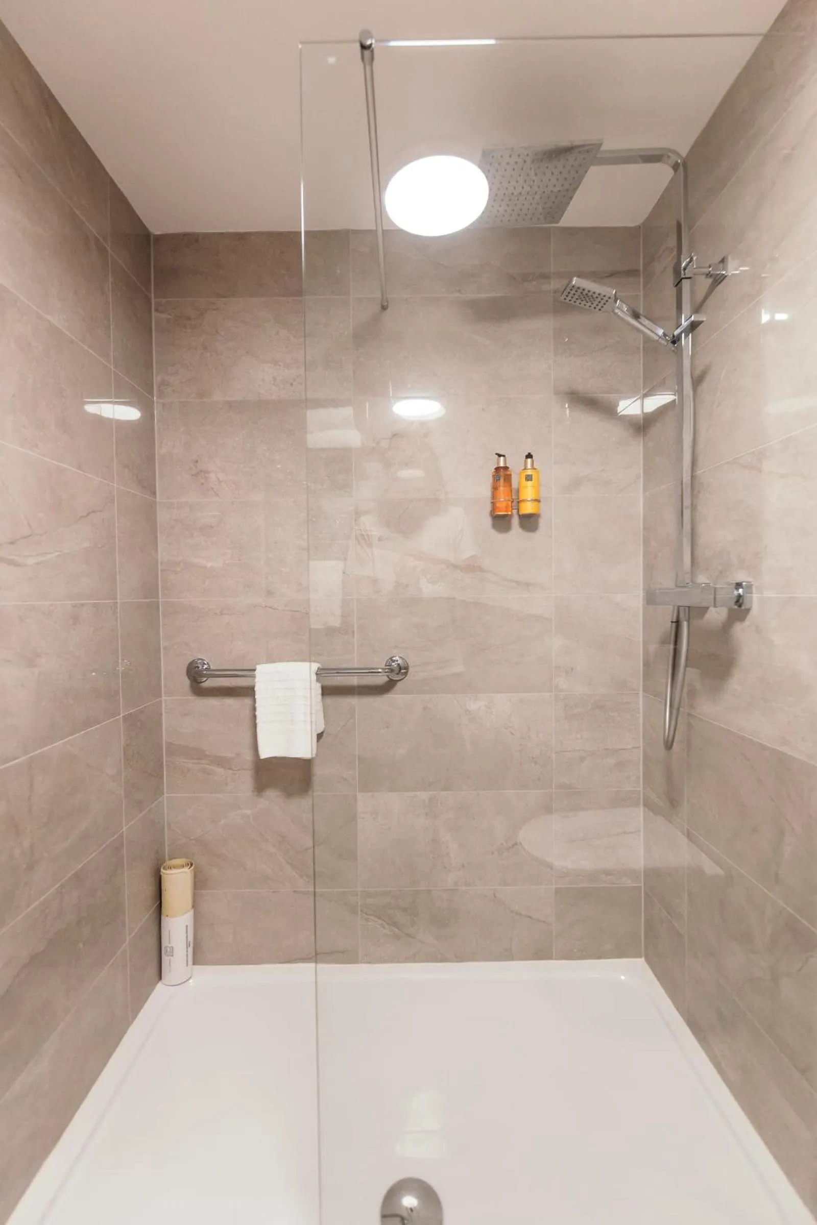 Bathroom in Dillon’s Hotel