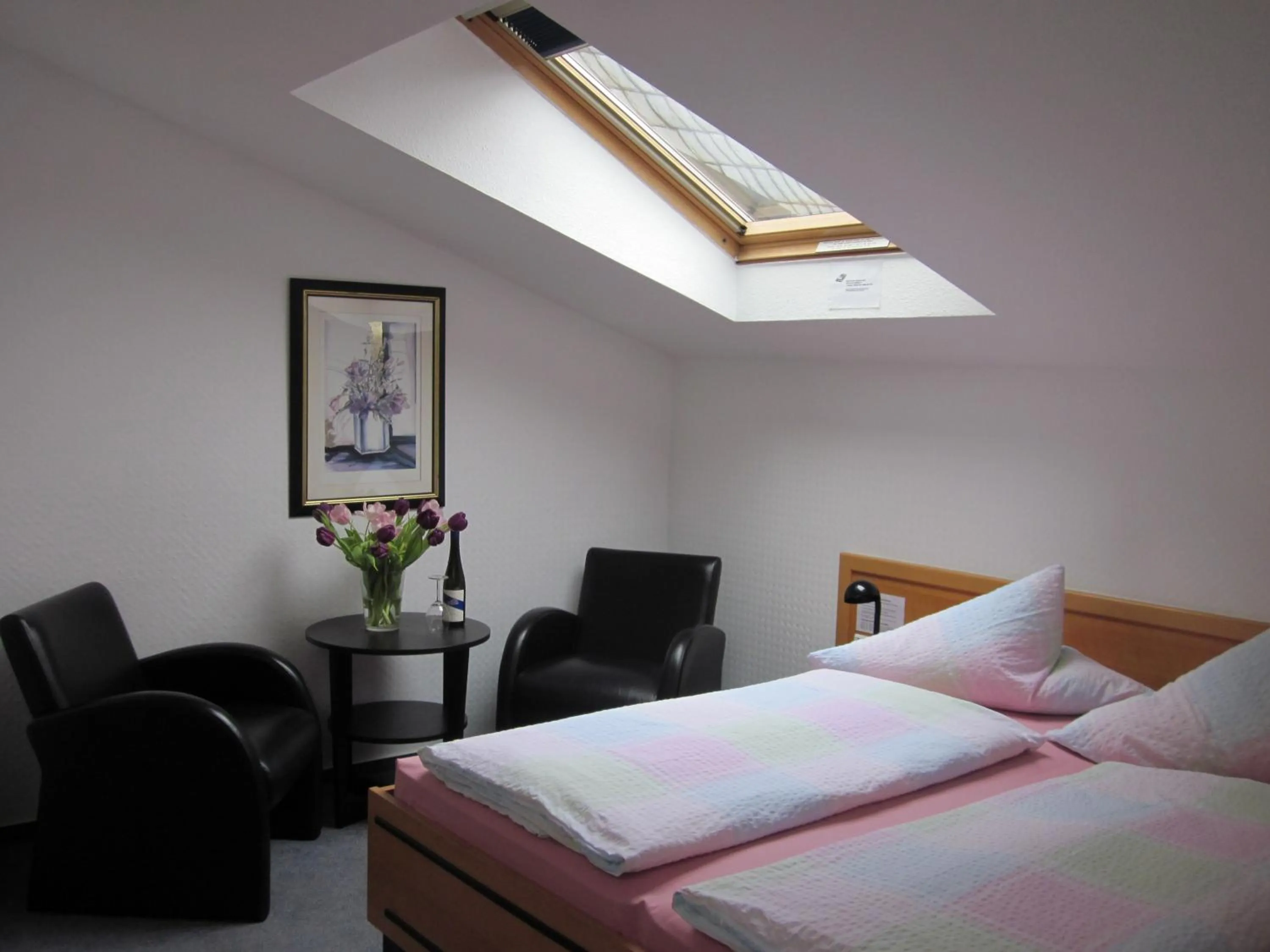 Photo of the whole room, Bed in Hotel Anlage Heidelberg