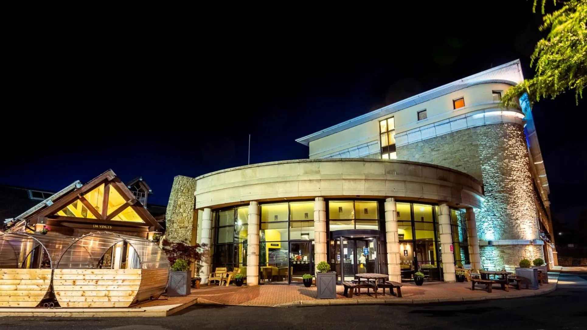 Property building in Da Vinci's Hotel