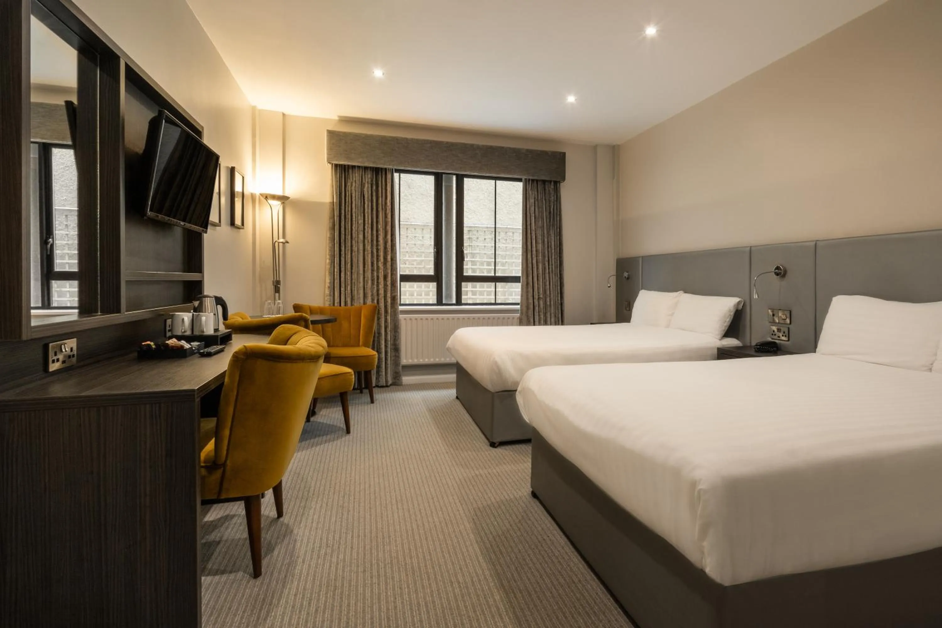 Bed in Da Vinci's Hotel