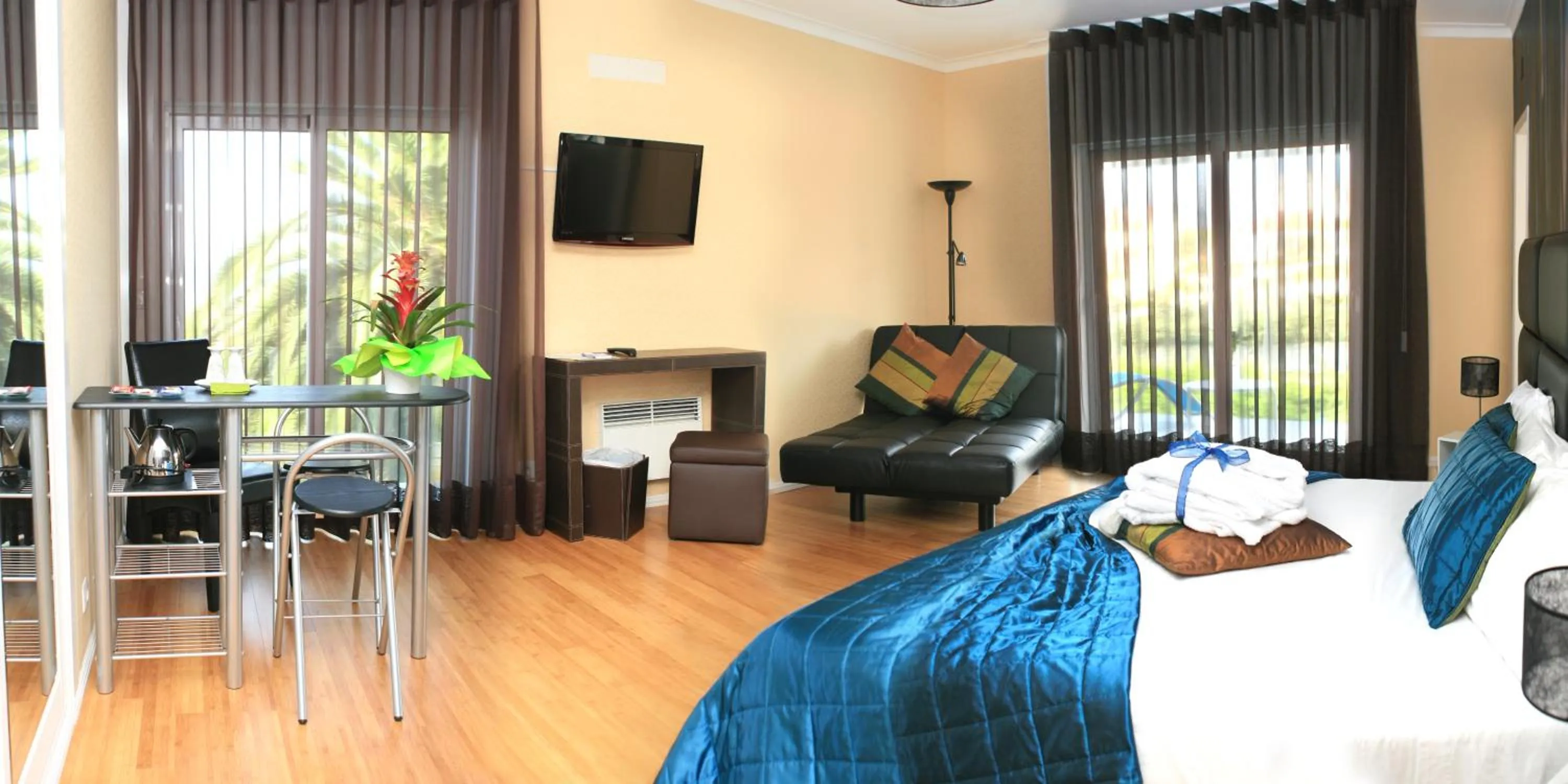 Bedroom, Bed in B&B Villa Vale Flores