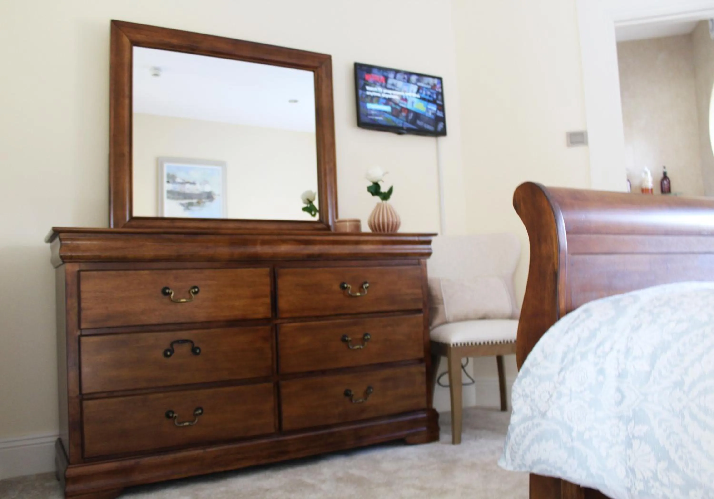 Bedroom, TV/Entertainment Center in Castledale
