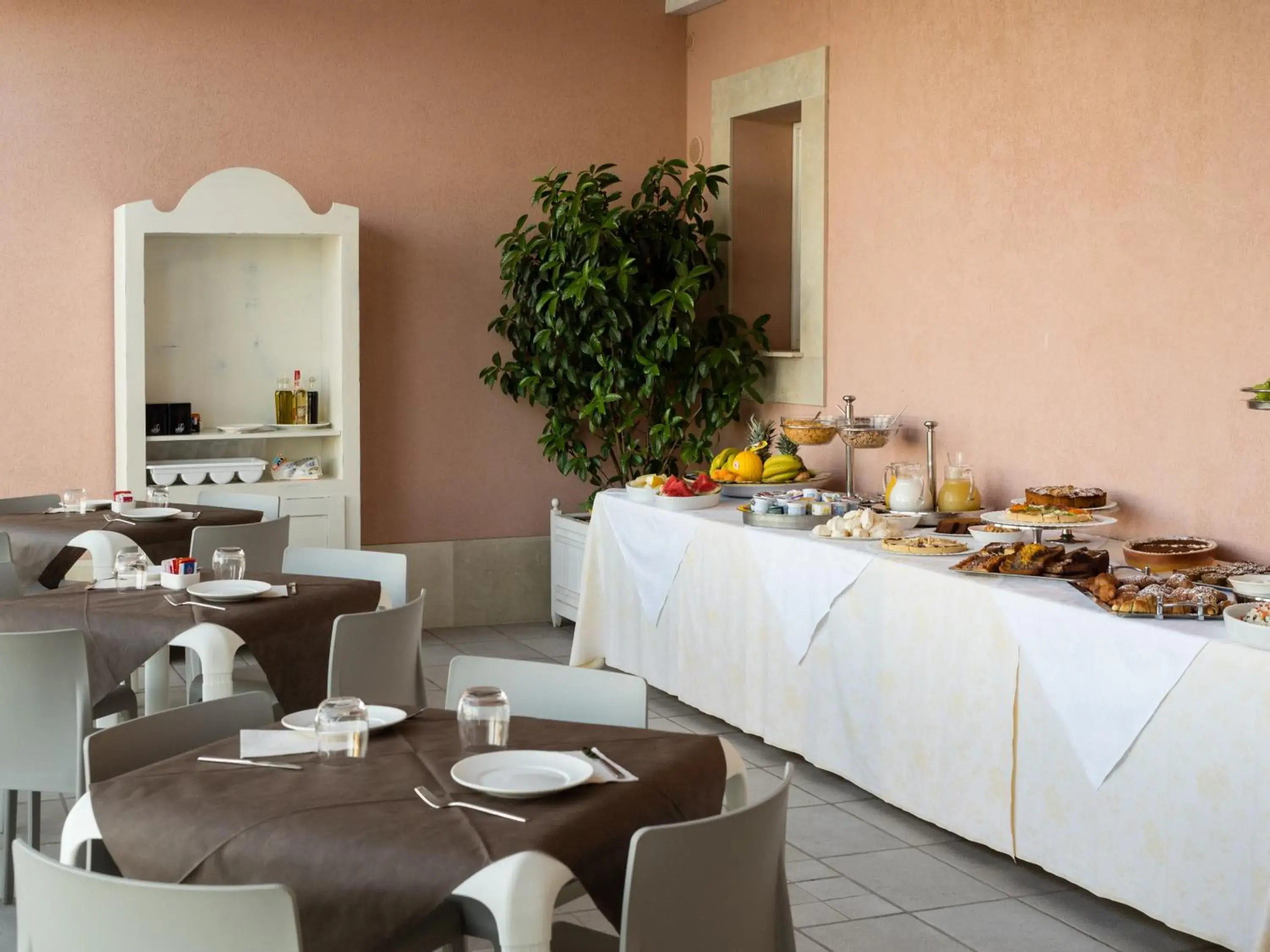 Buffet breakfast, Restaurant/Places to Eat in Hotel Danieli Pozzallo