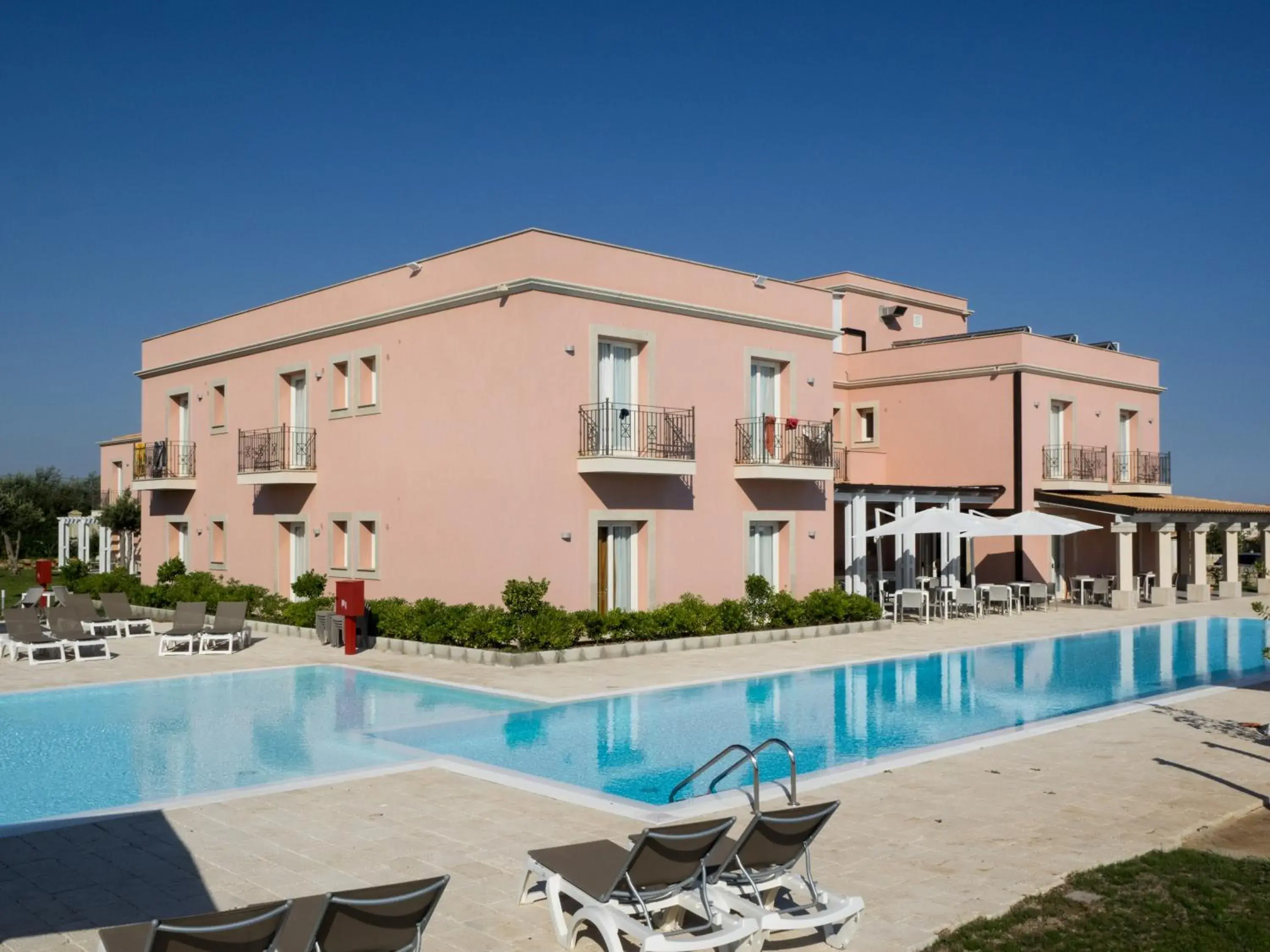 Swimming Pool in Hotel Danieli Pozzallo