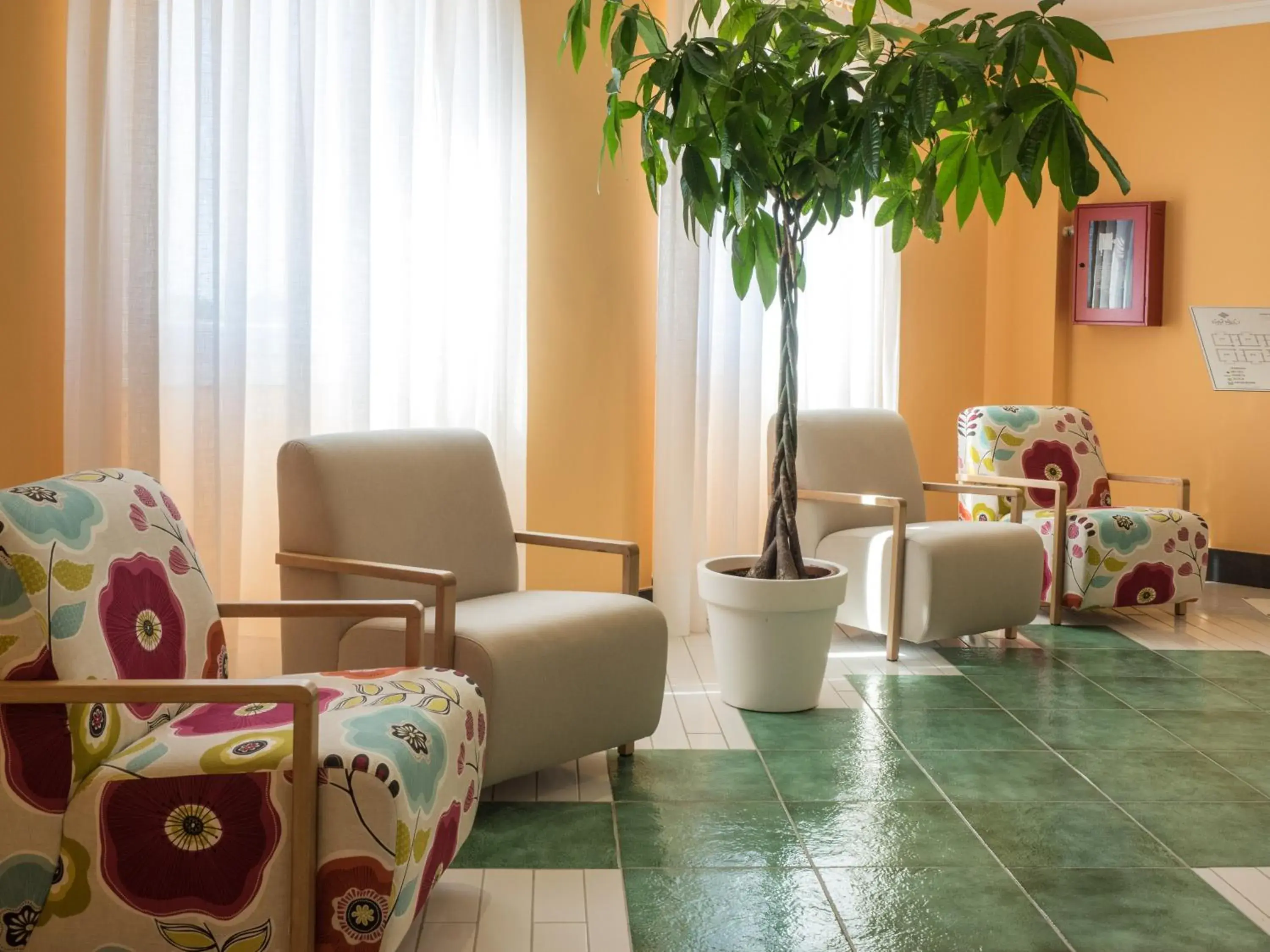 Communal lounge/ TV room, Seating Area in Hotel Danieli Pozzallo