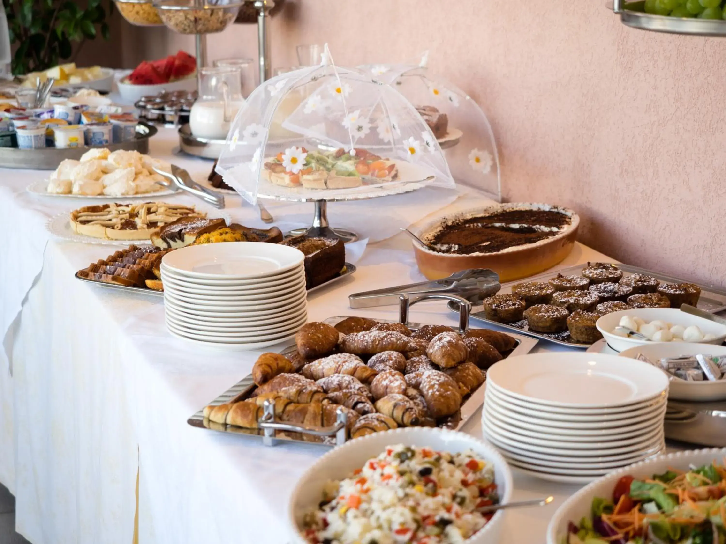 Buffet breakfast in Hotel Danieli Pozzallo