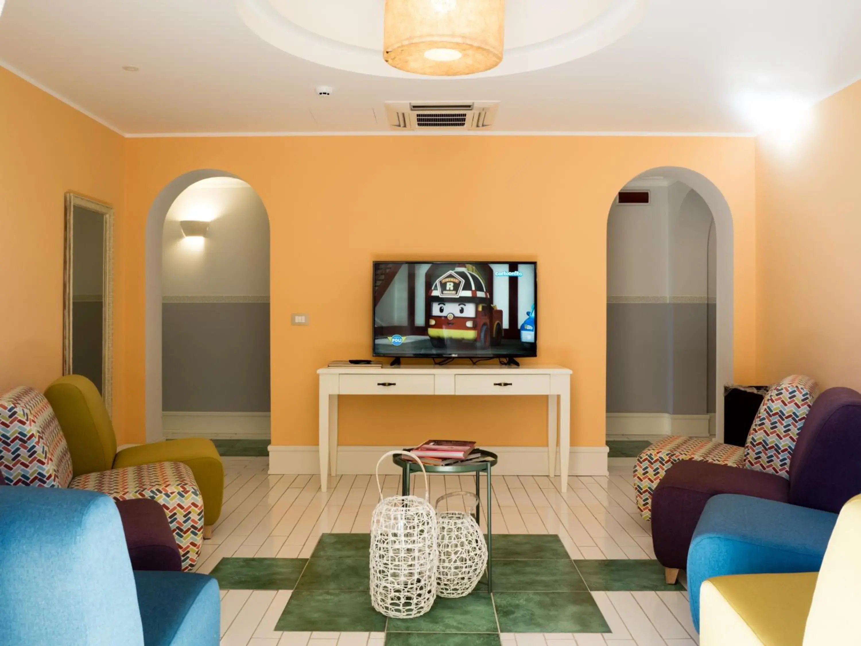 Communal lounge/ TV room, Seating Area in Hotel Danieli Pozzallo