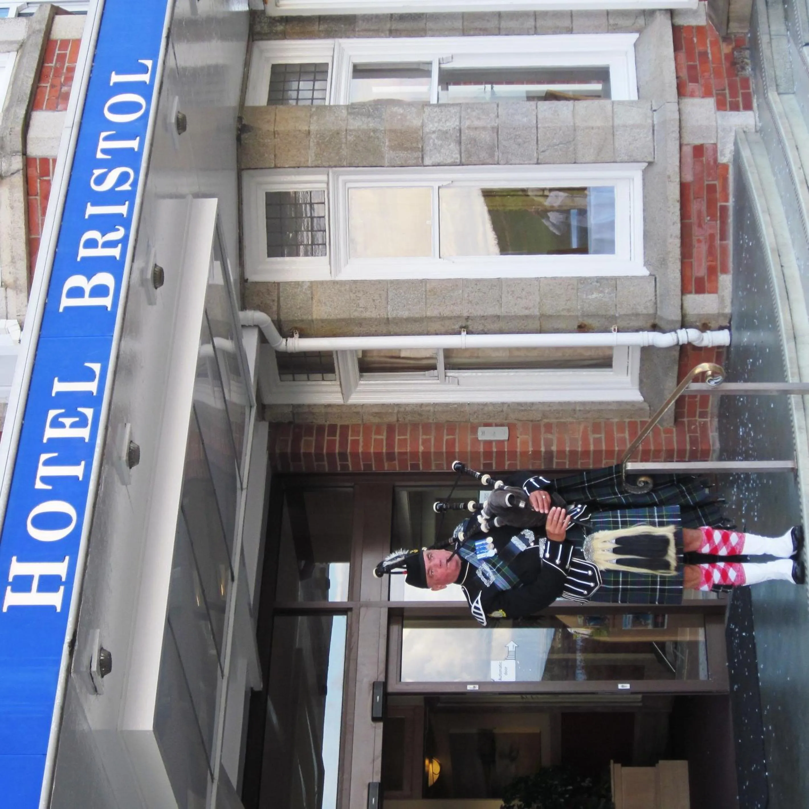 Facade/entrance, Kitchen/Kitchenette in Best Western Hotel Bristol