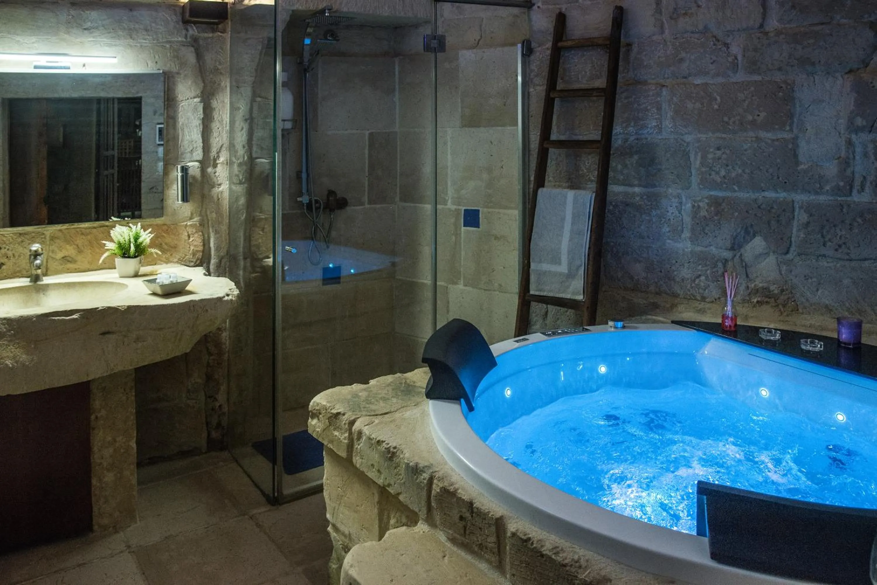 Hot Tub in La Dimora delle Grazie