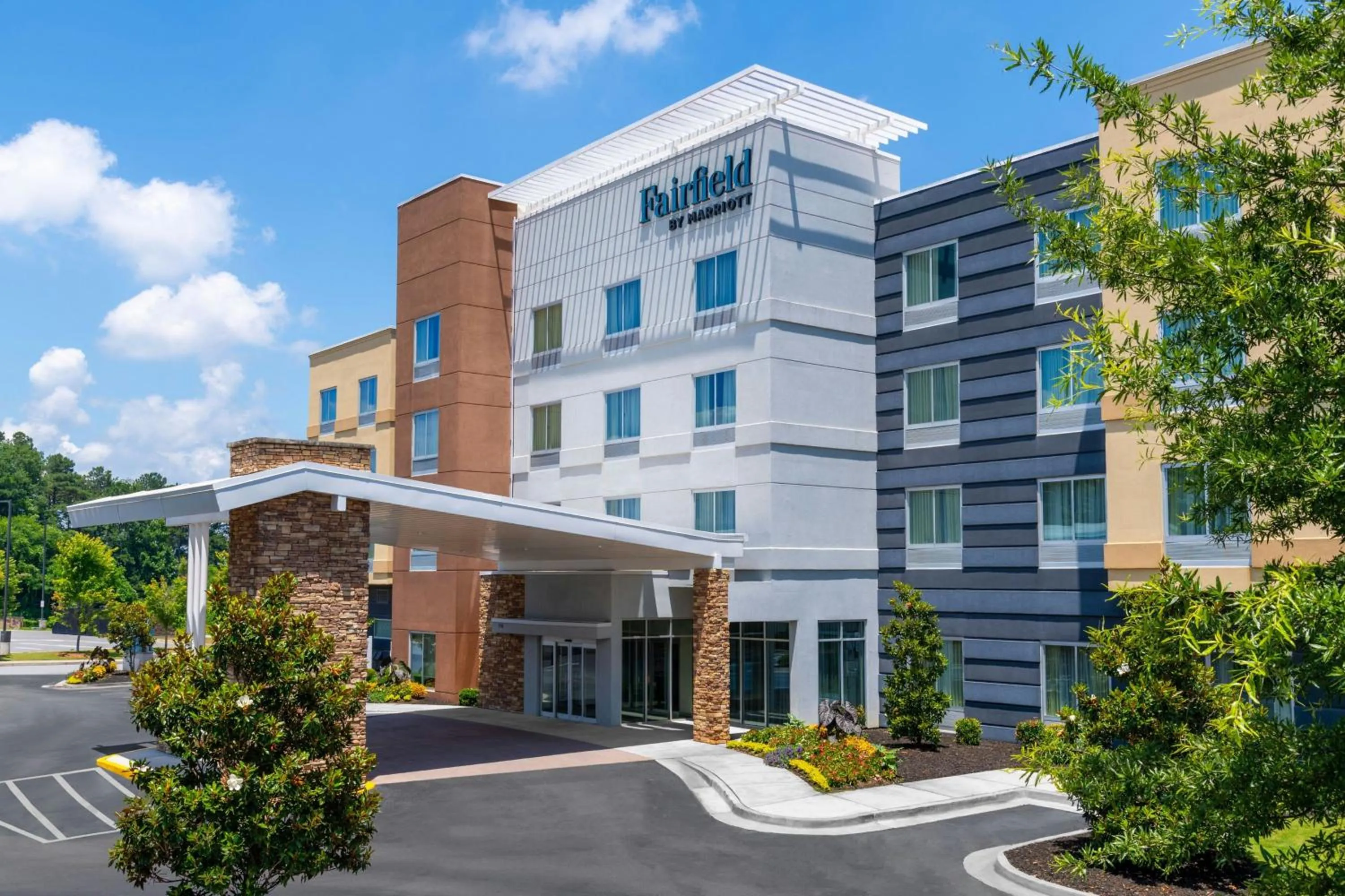 Property building in Fairfield Inn & Suites by Marriott Atlanta Acworth