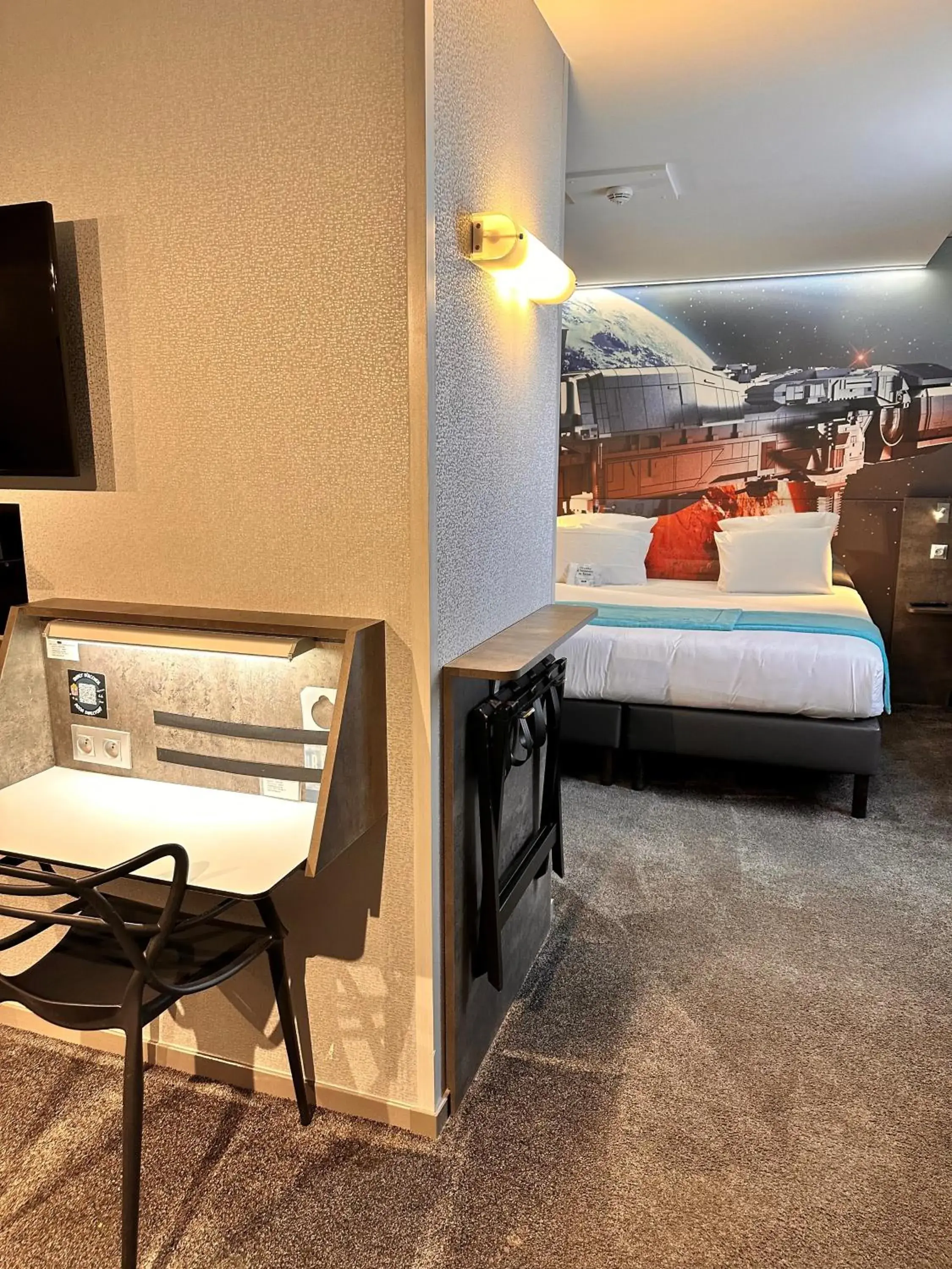 Property building, Bed in Hôtel Kyriad Rennes Centre Gare Property building, Bed in Hôtel Kyriad Rennes Centre Gare