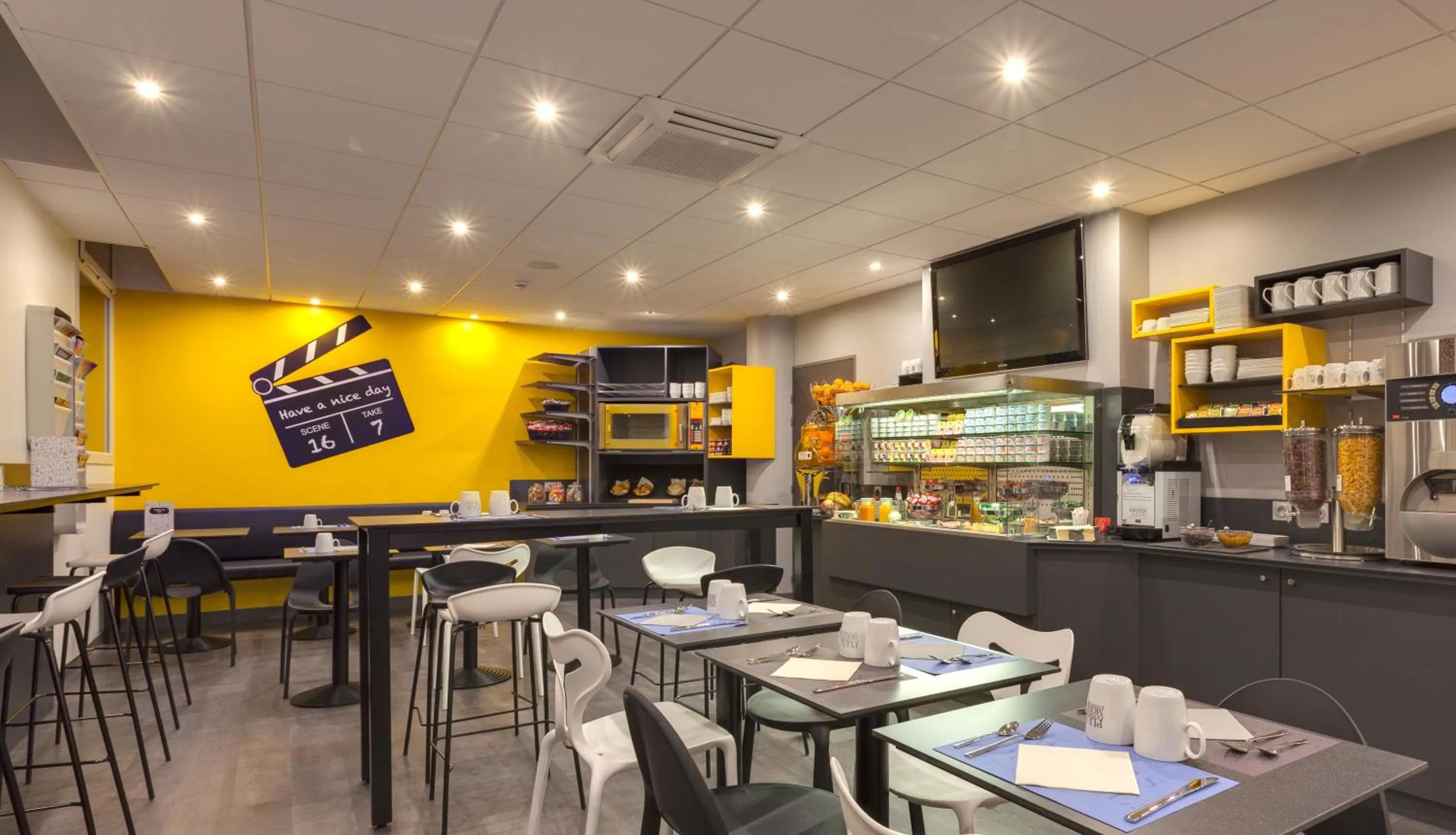 Restaurant/places to eat in Hôtel Kyriad Rennes Centre Gare