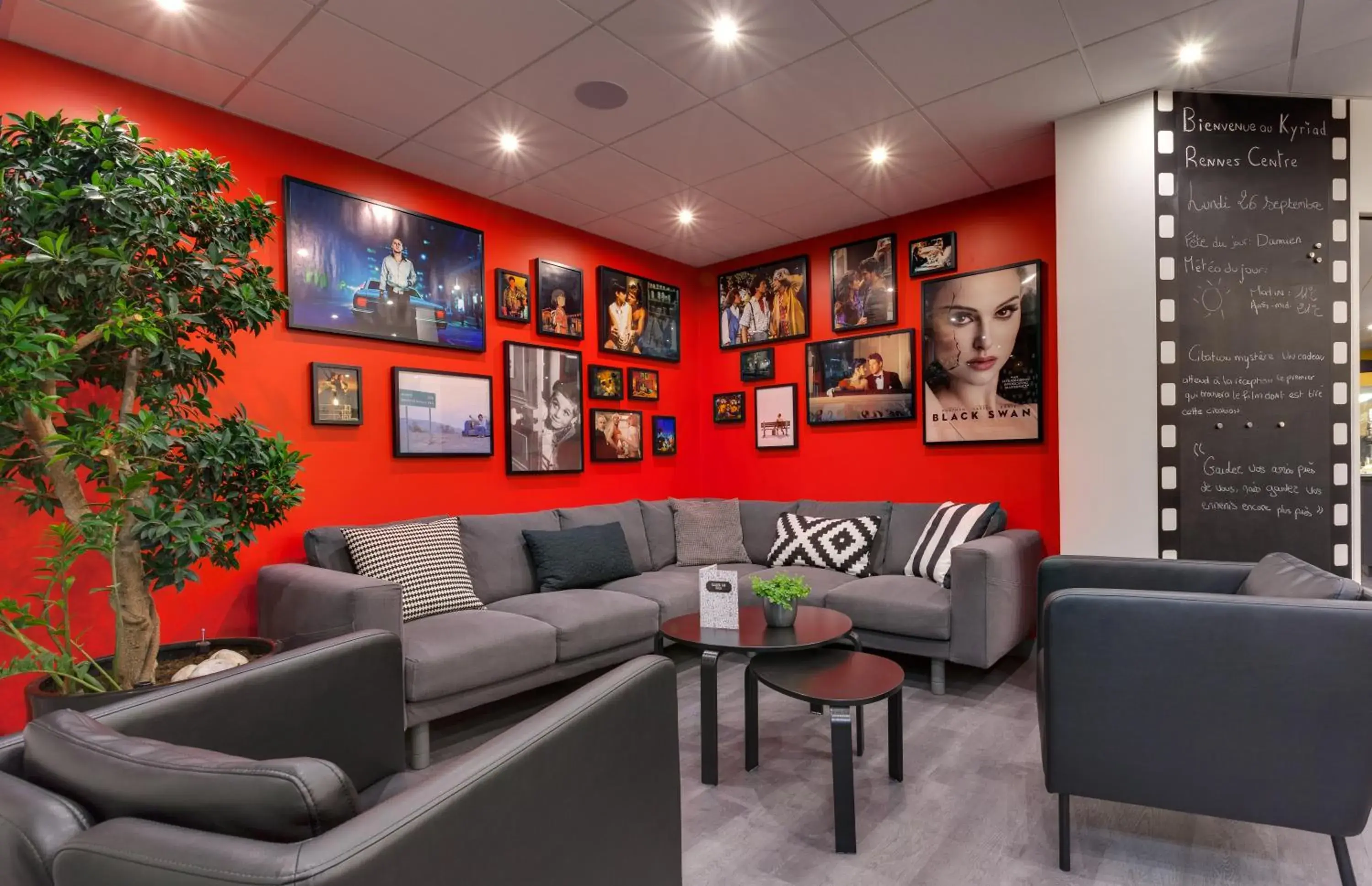 Lounge or bar in Hôtel Kyriad Rennes Centre Gare Lounge or bar in Hôtel Kyriad Rennes Centre Gare