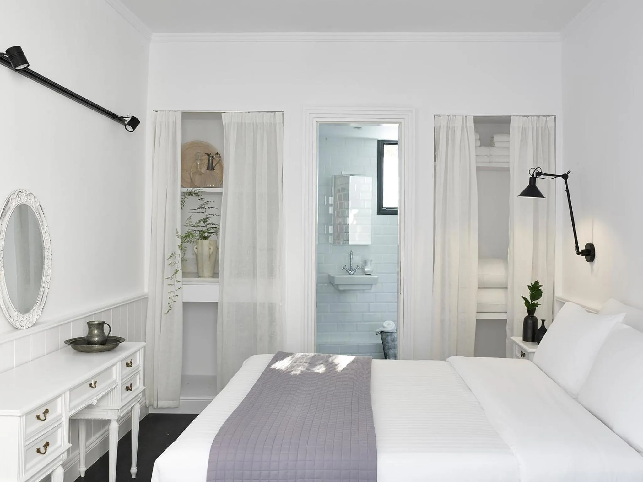 Bed in The Arches
