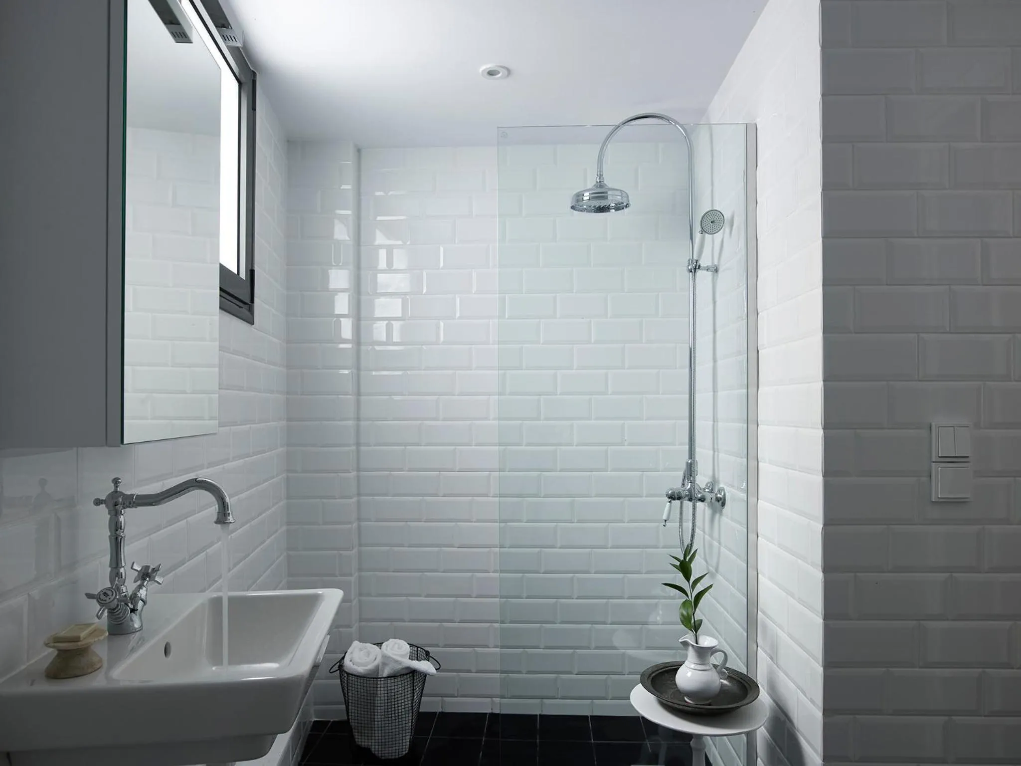 Shower in The Arches