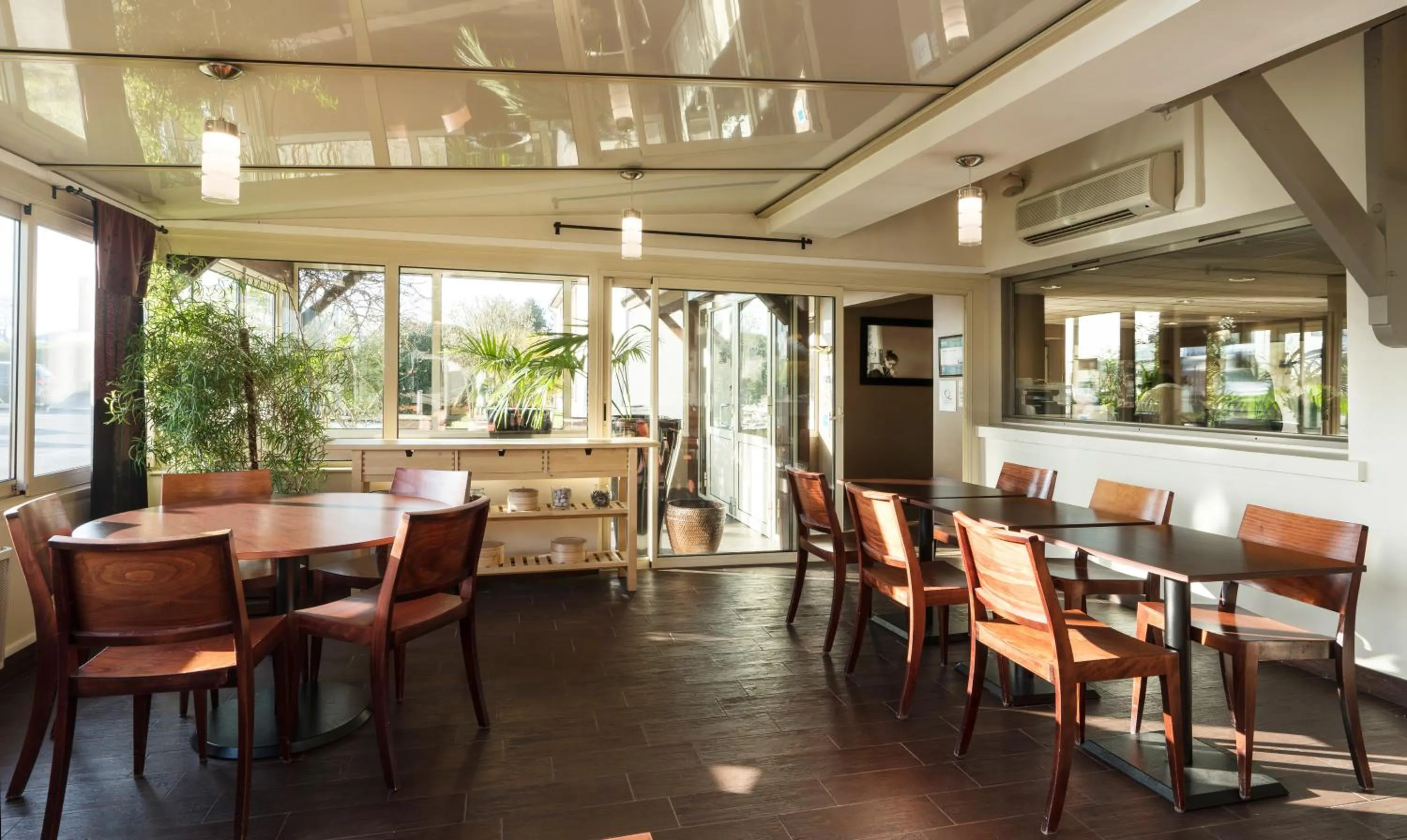 Communal lounge/ TV room in Kyriad Caen Sud