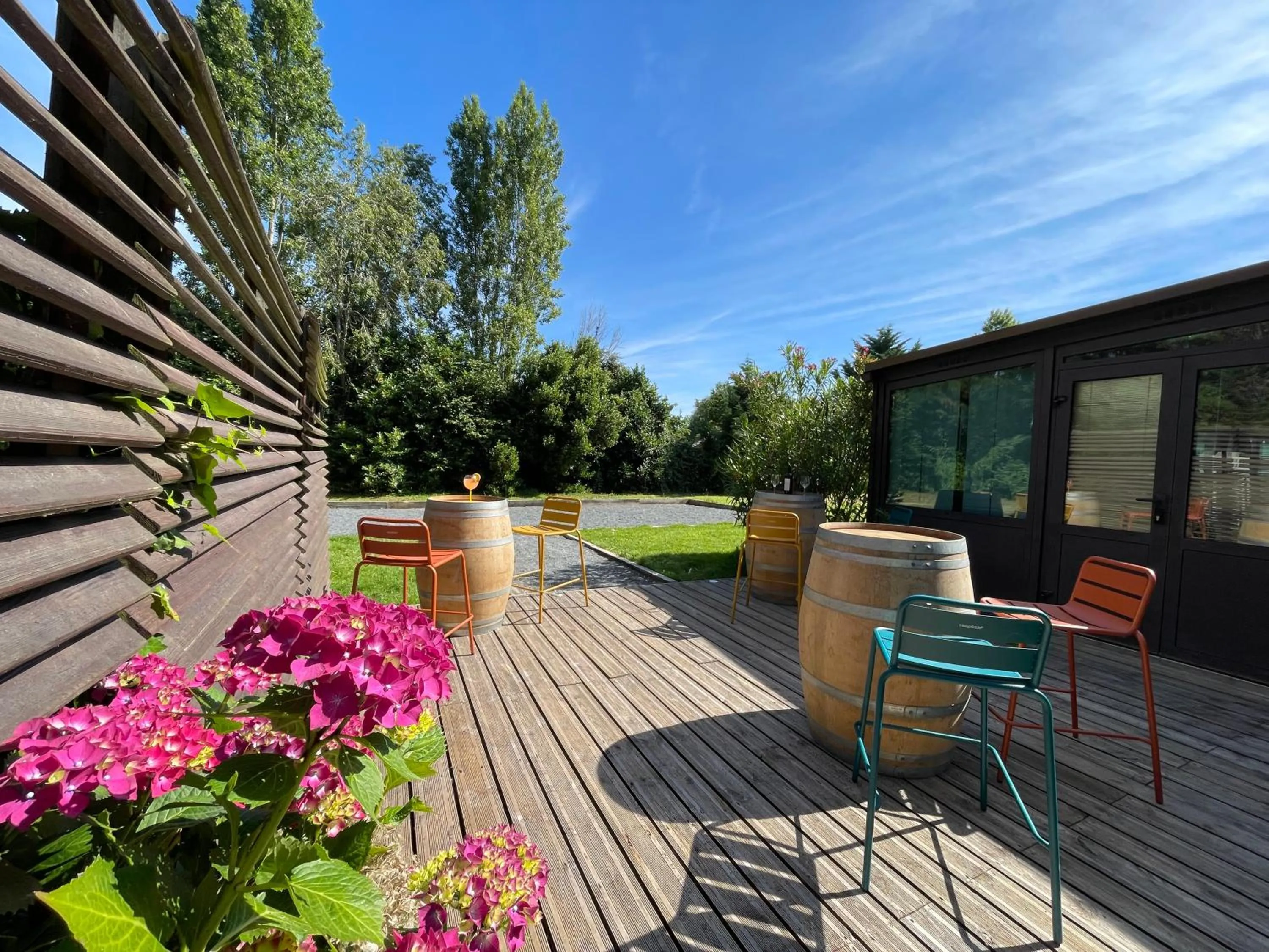 Patio in Hôtel Le Roxane