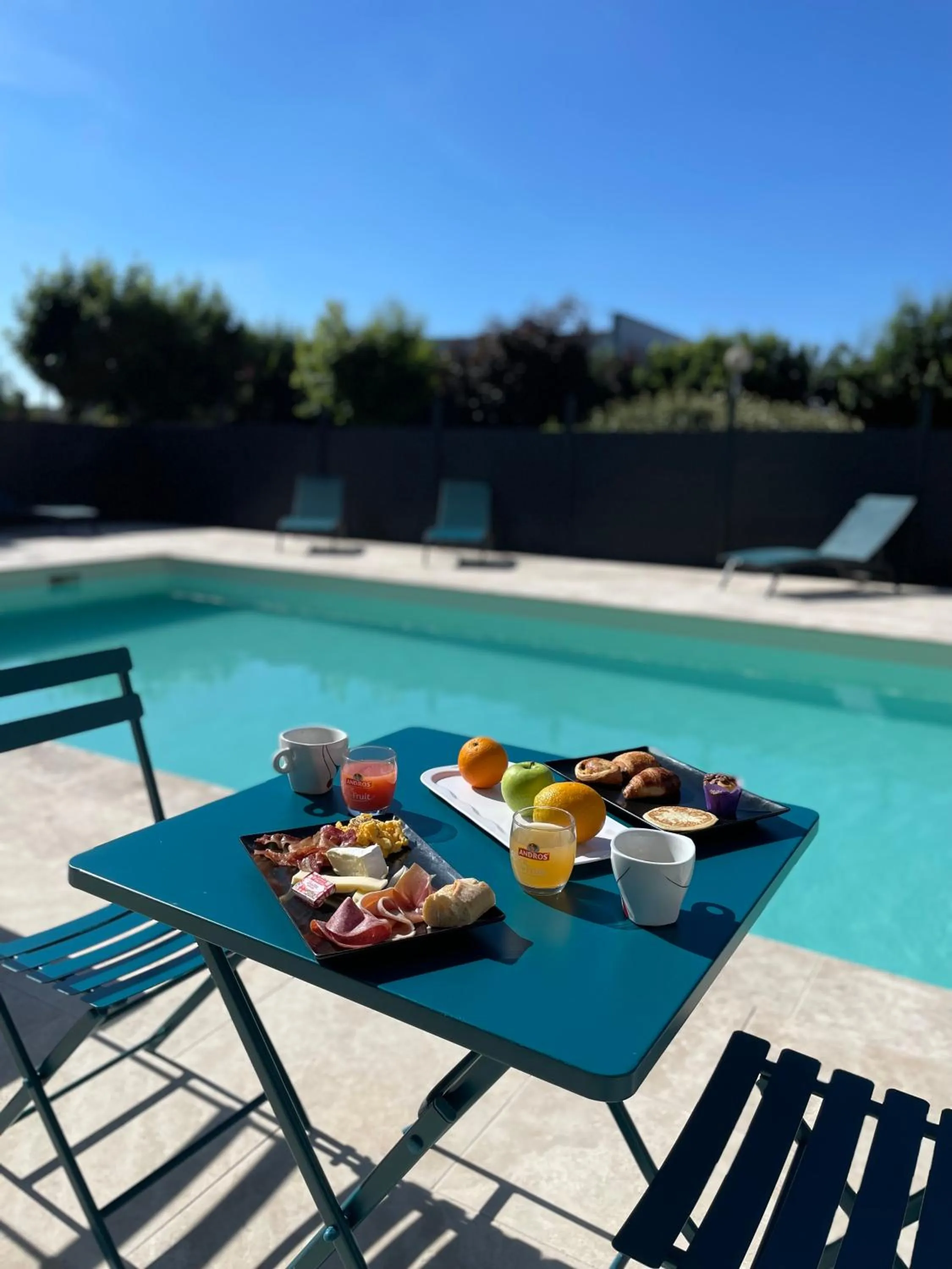 Breakfast in Hôtel Le Roxane