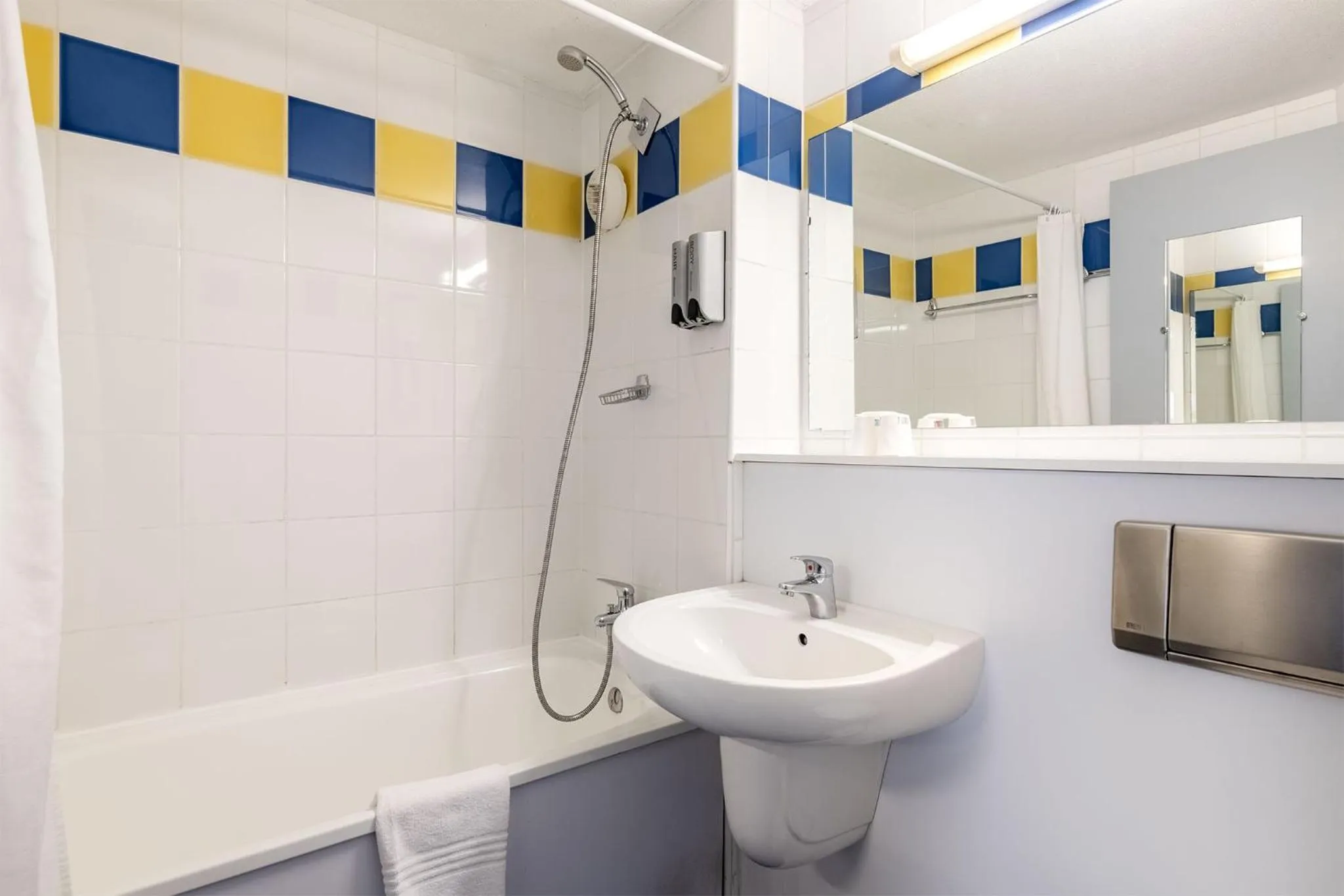 Bathroom in Hôtel Le Roxane