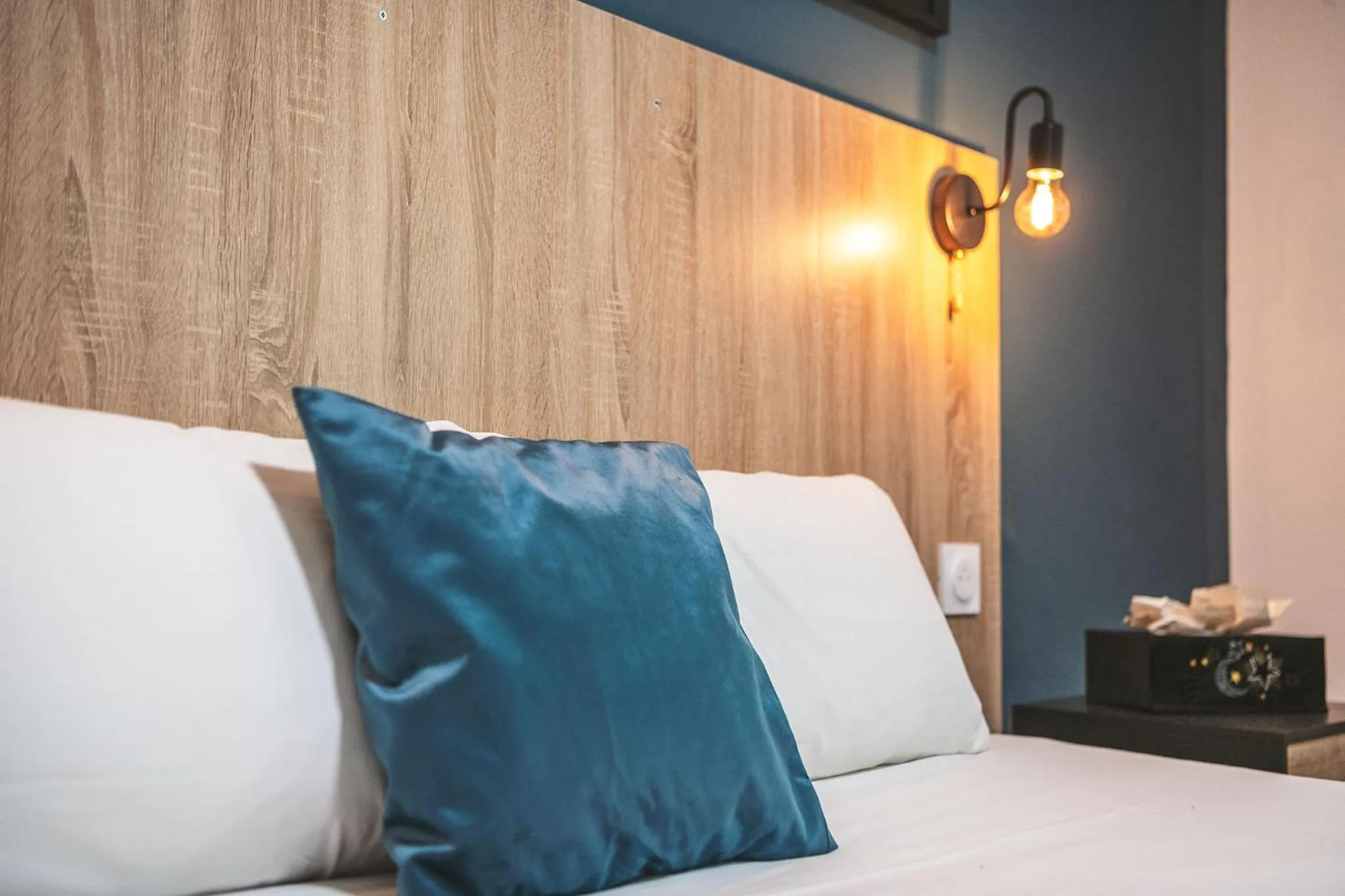 Decorative detail, Bed in Hôtel Le Roxane