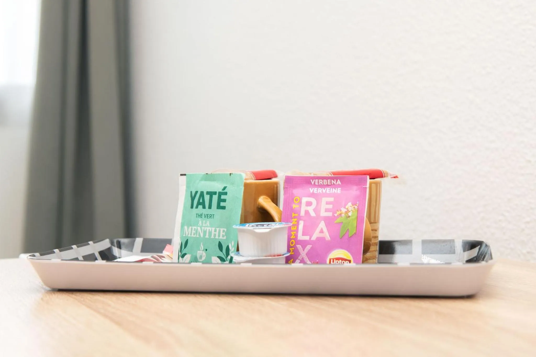 Coffee/tea facilities in Hôtel Le Roxane