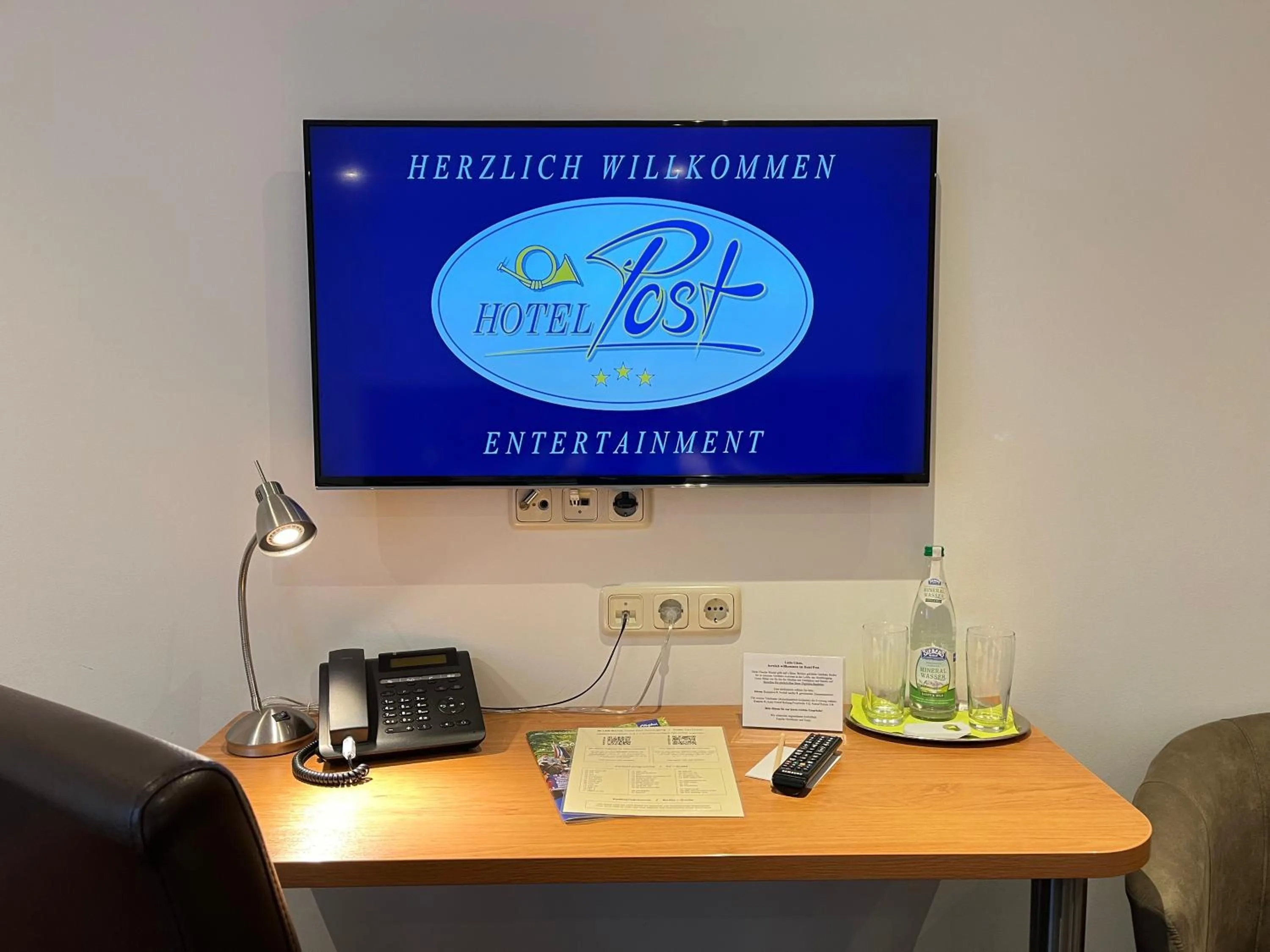 TV and multimedia in Hotel Post - regionales großes Frühstücksbuffet - auch GF & LF