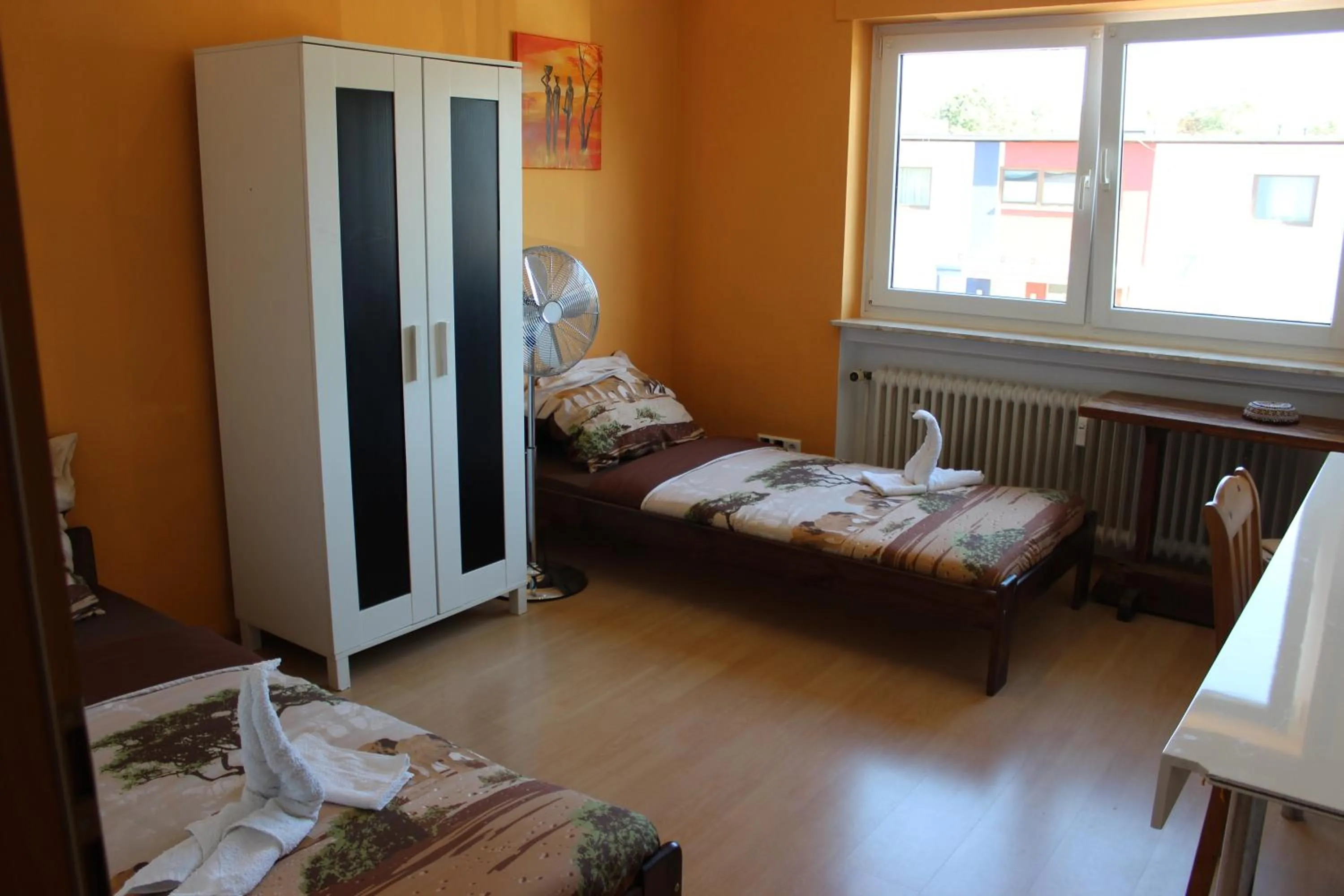 Photo of the whole room, Bed in Die Werkstatt