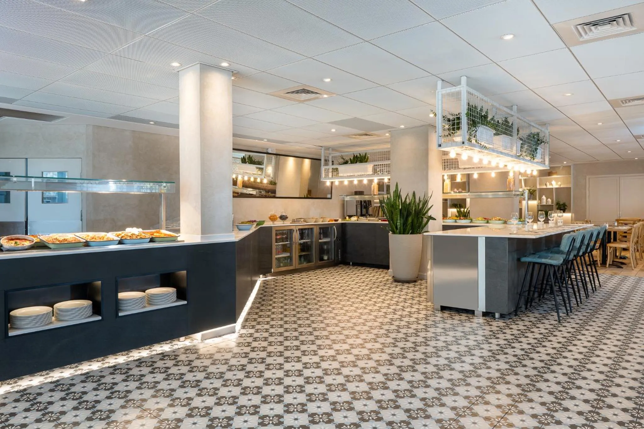 Food and drinks in Prima Galil Tiberias Hotel