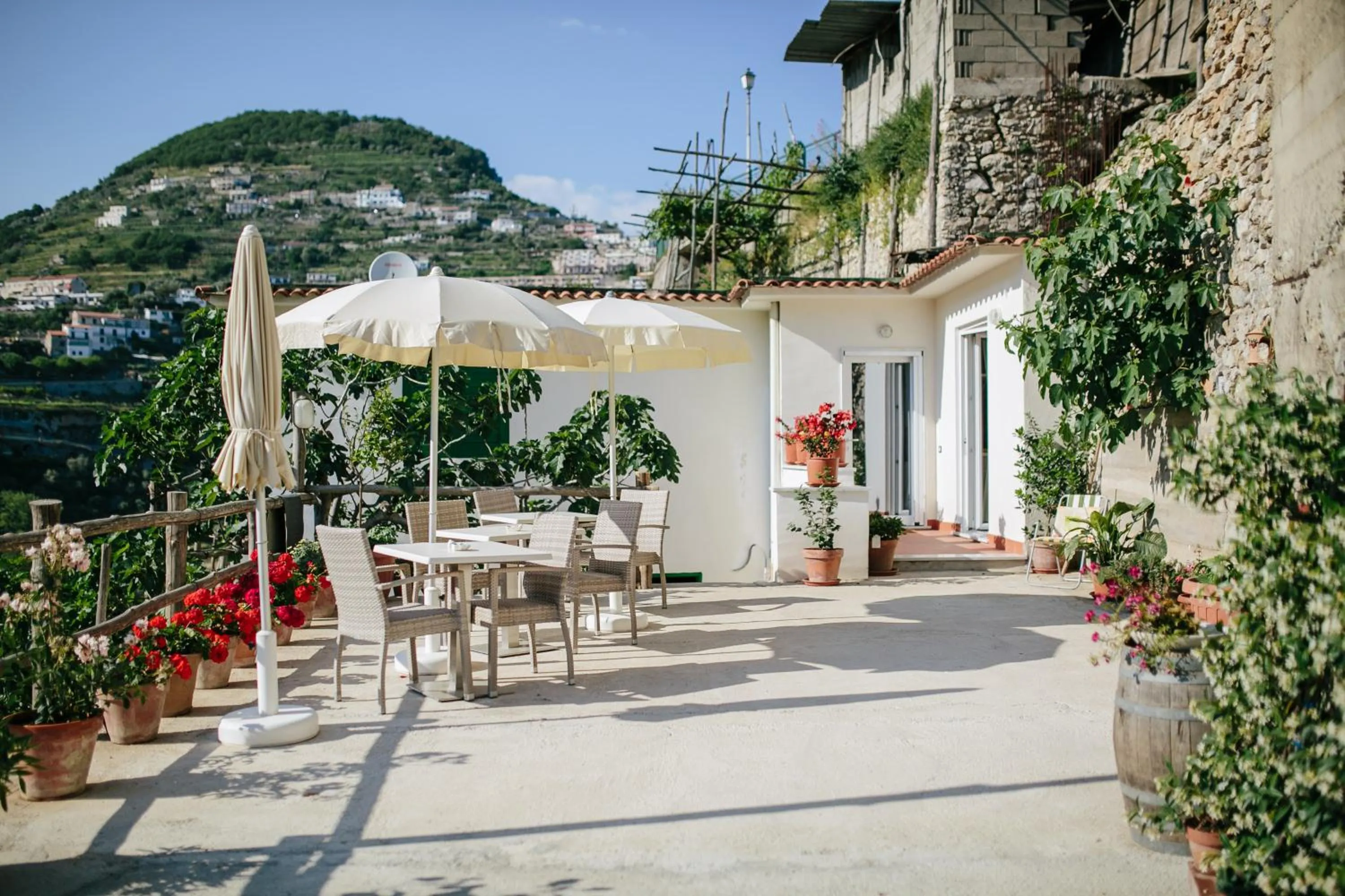 Property building in Rosa e Valentino