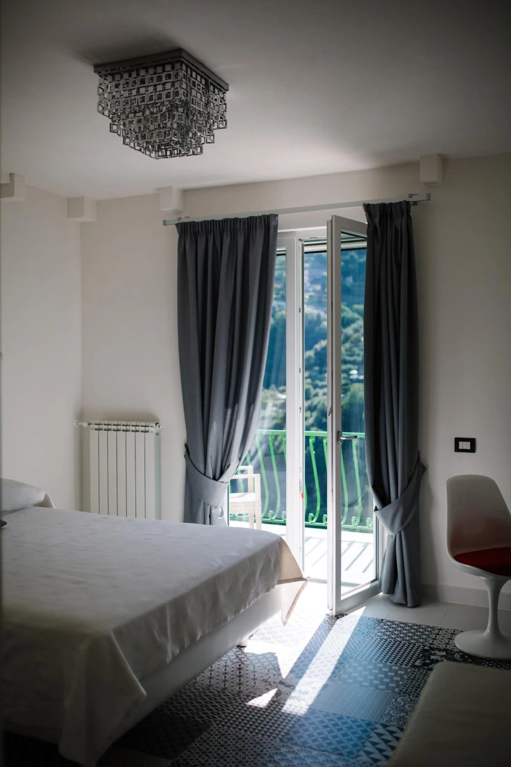 Bedroom, Bed in Rosa e Valentino