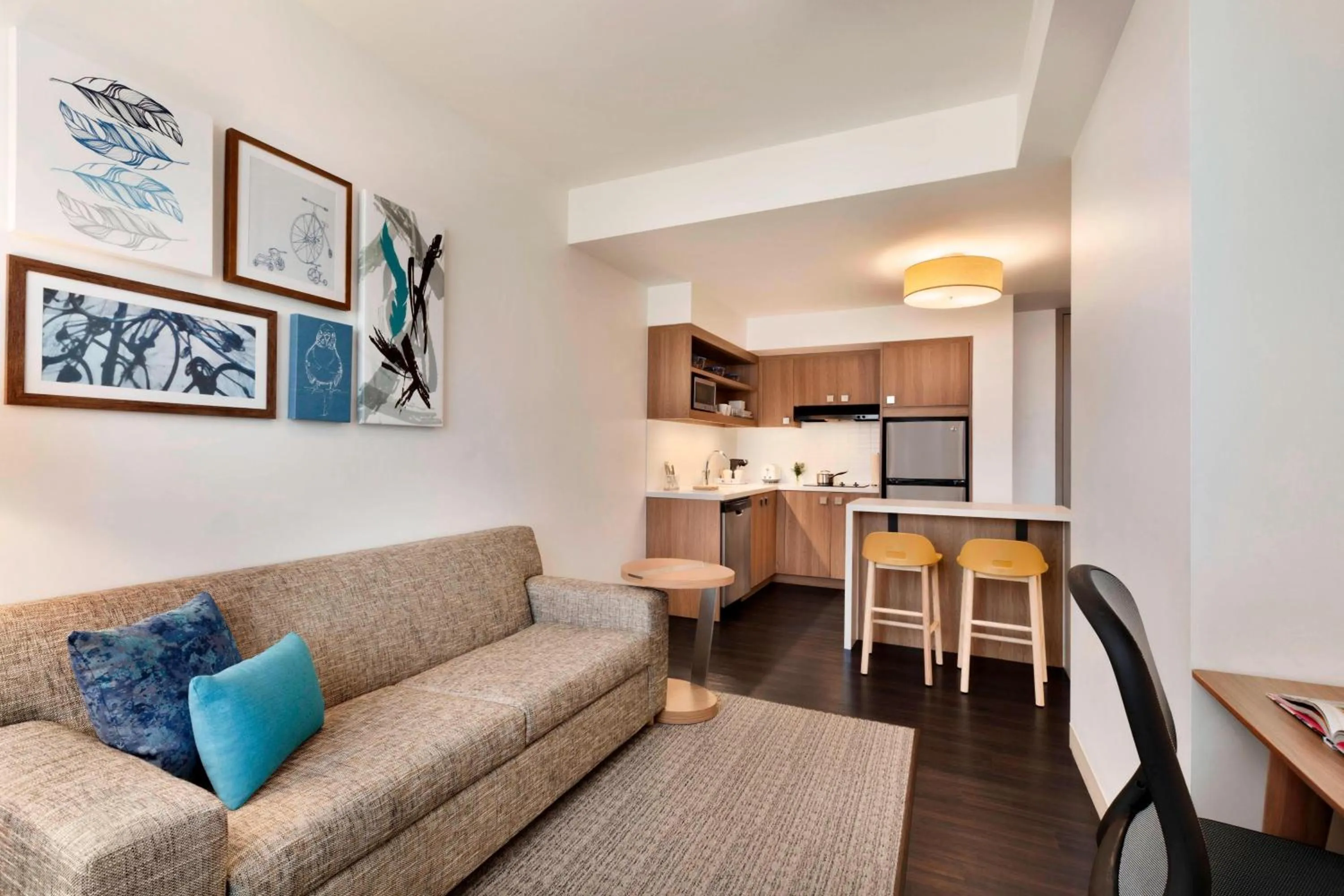 Photo of the whole room in Element Dallas Love Field