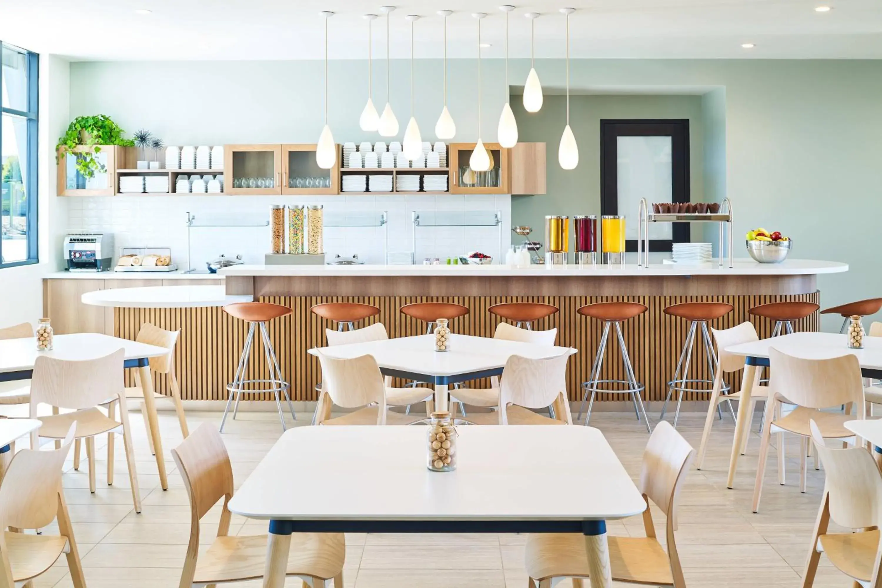 Restaurant/places to eat in Element West Des Moines Restaurant/places to eat in Element West Des Moines