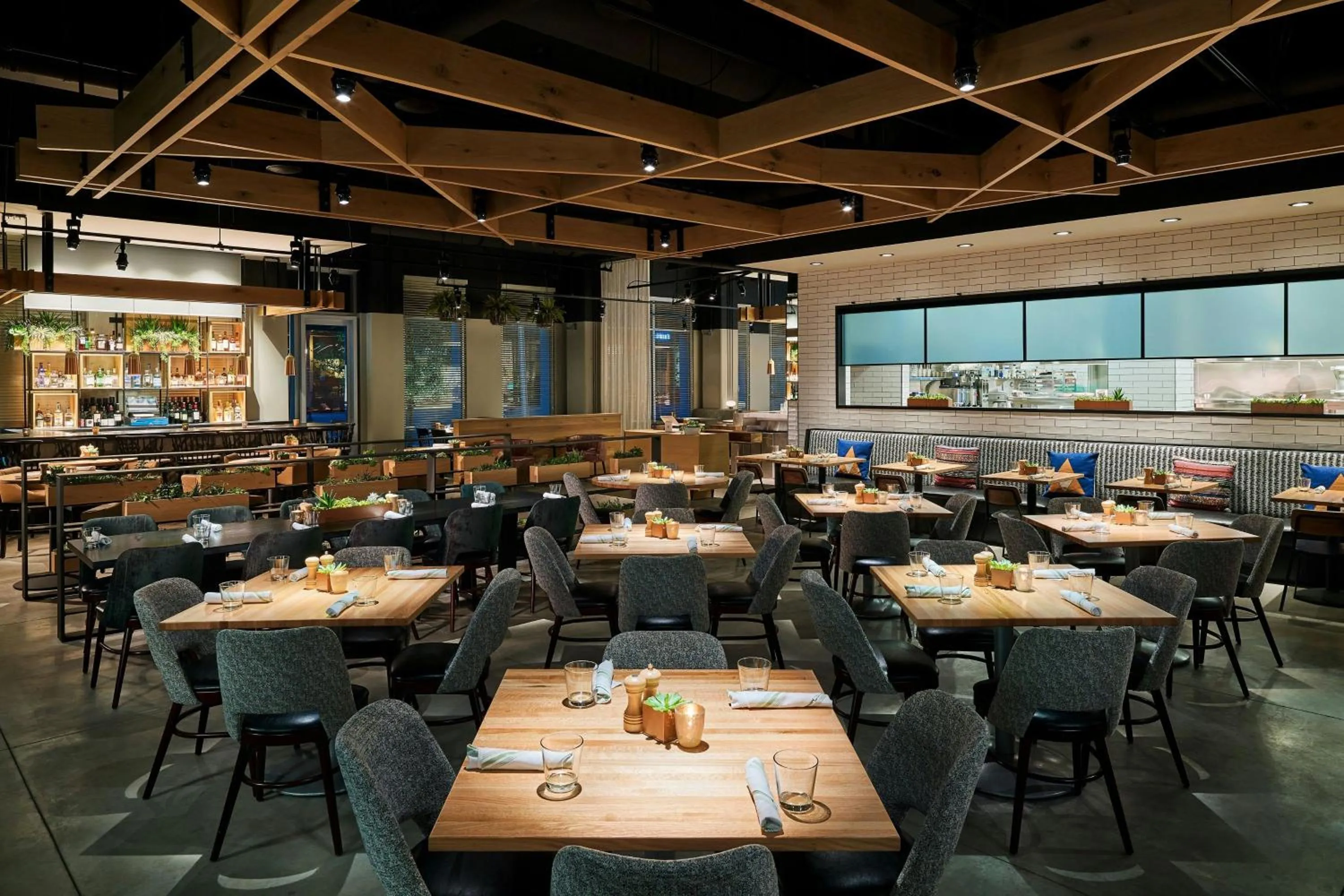 Restaurant/places to eat in Aloft Austin Downtown