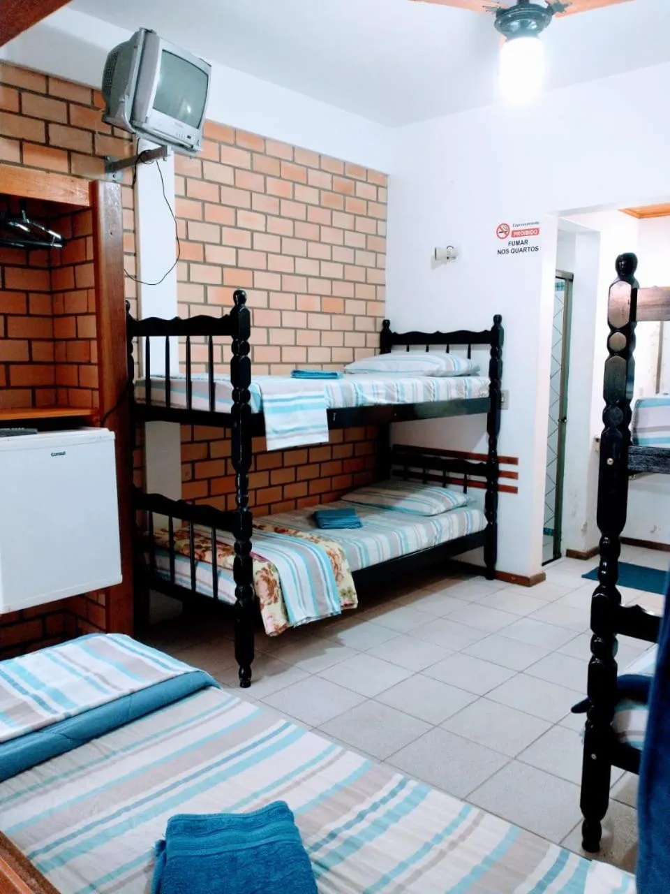 Bathroom, Bed in Pousada Baleia Franca