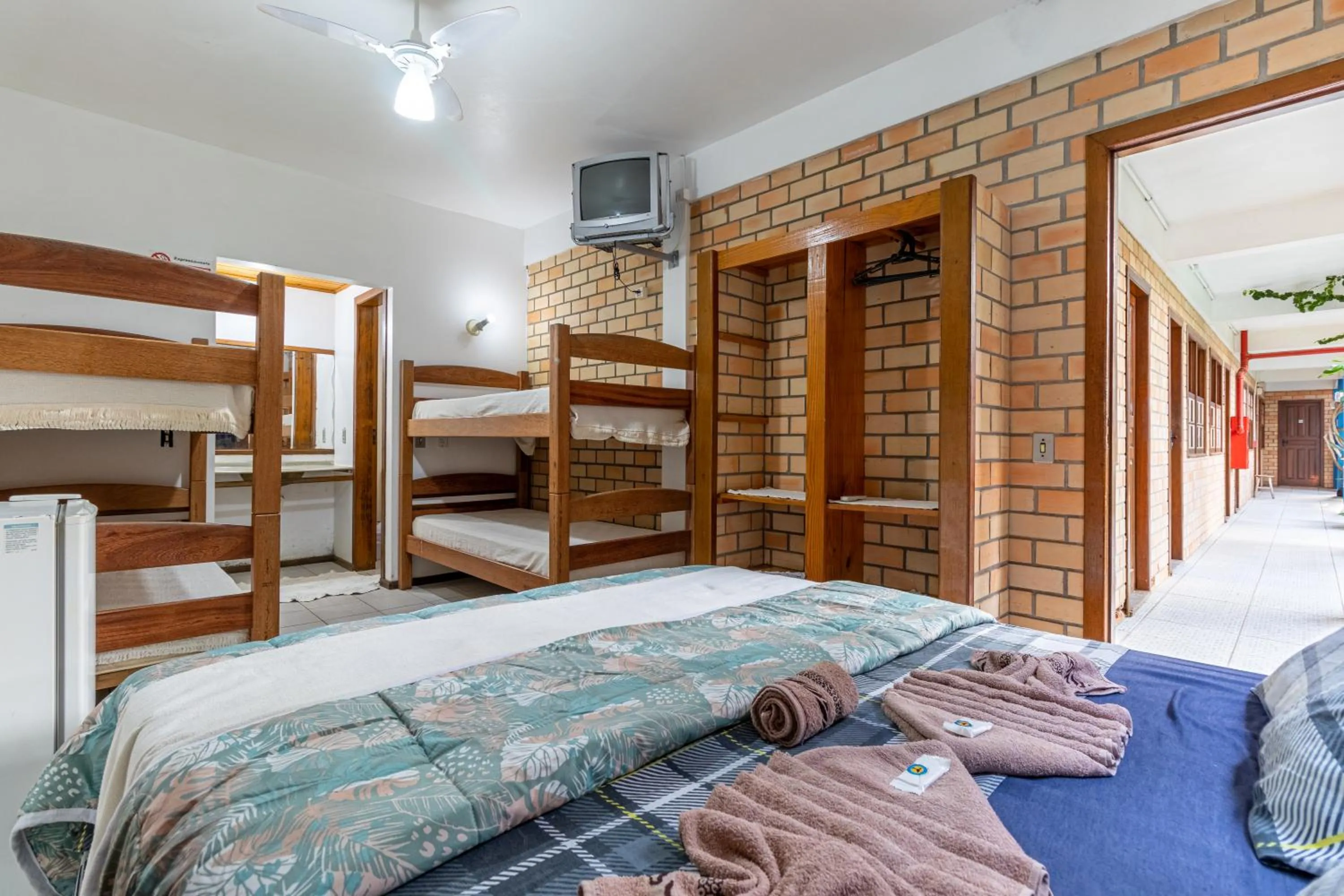 Bathroom, Bed in Pousada Baleia Franca