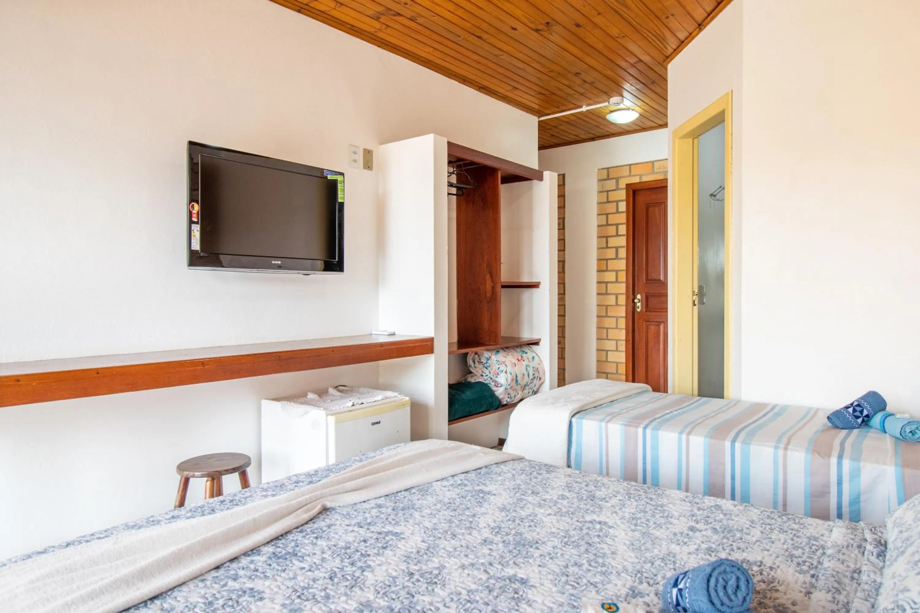 Bathroom, Bed in Pousada Baleia Franca