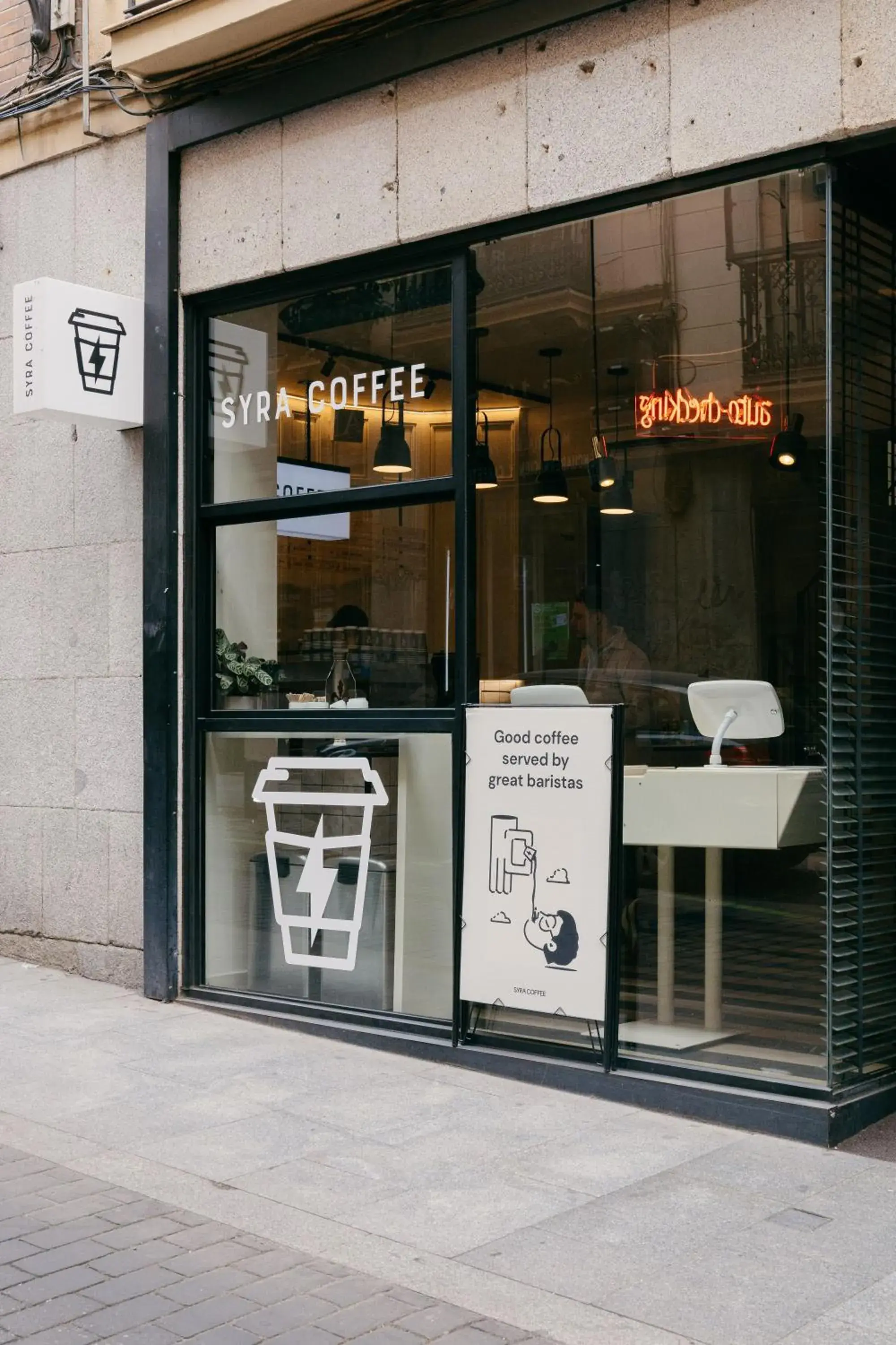 Facade/entrance in room Select Sol Facade/entrance in room Select Sol