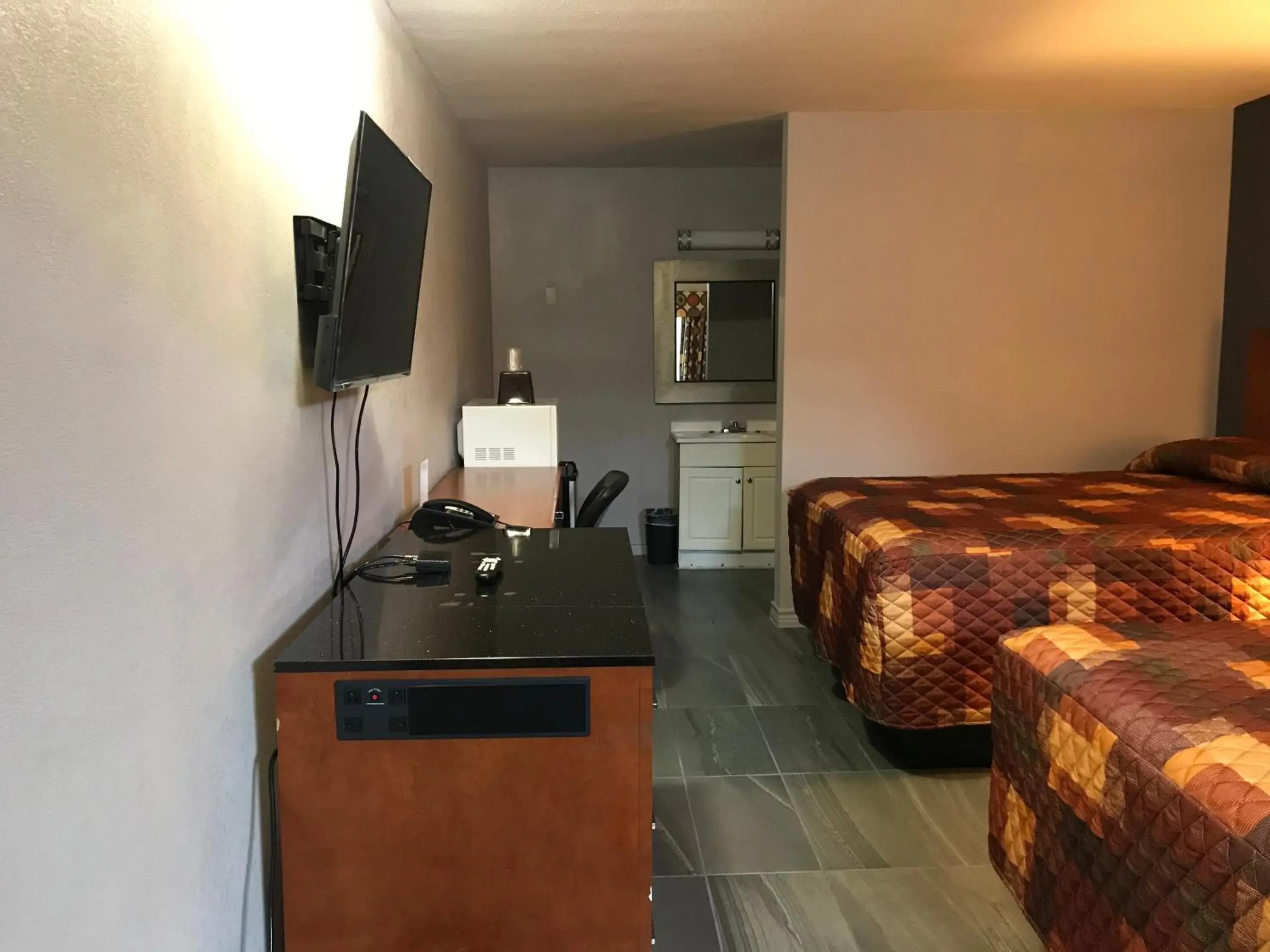 TV and multimedia, Bed in Budget Inn & Suites