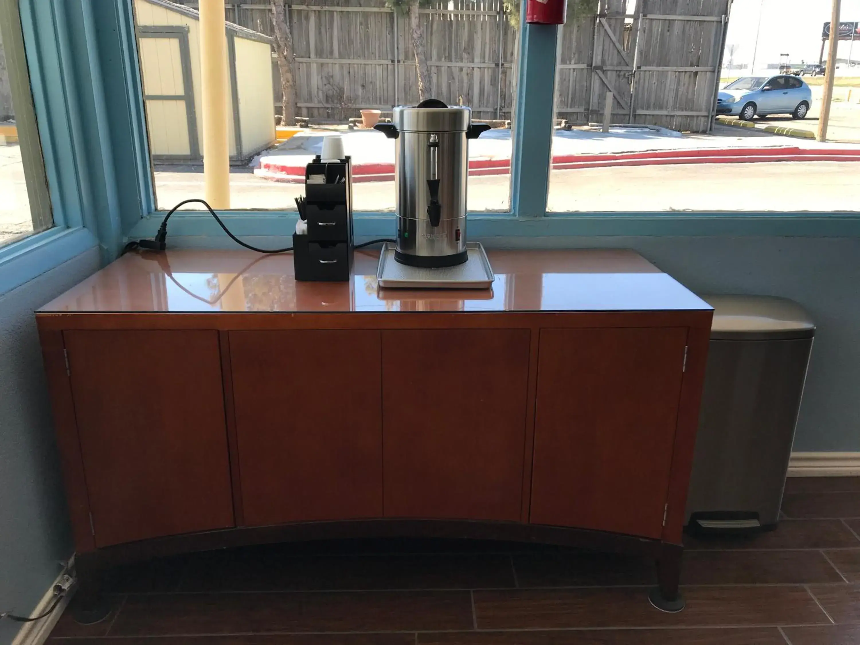 Coffee/tea facilities in Budget Inn & Suites