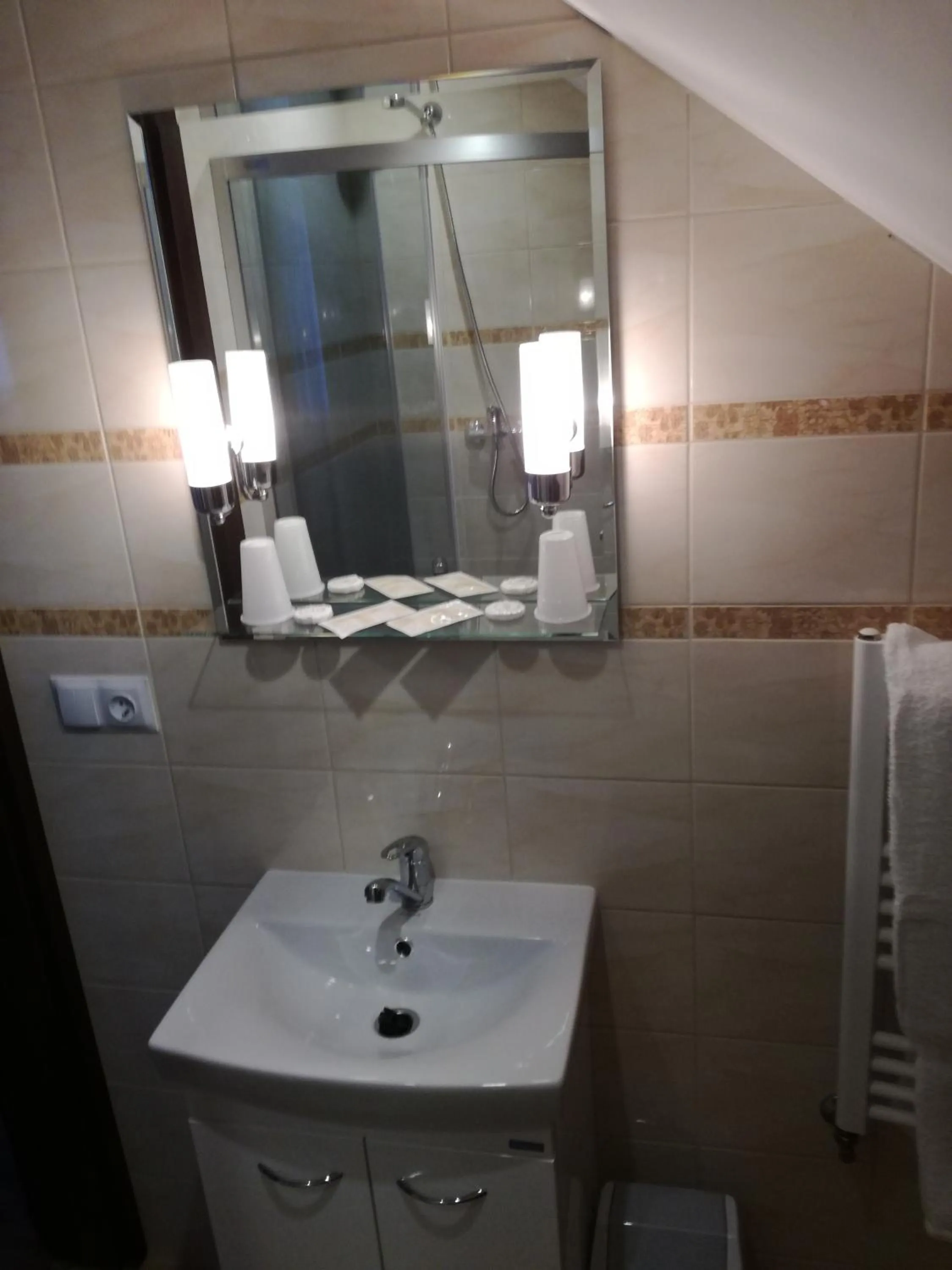 Photo of the whole room in Heveliusz