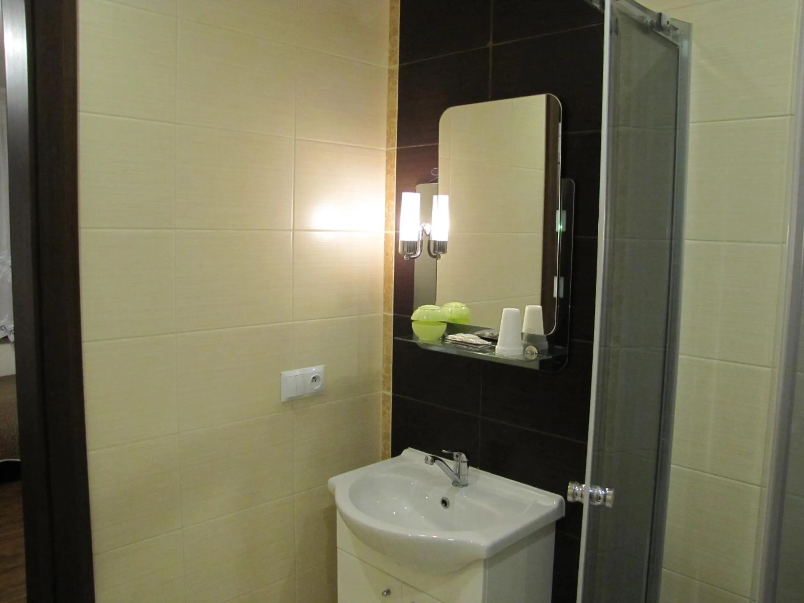 Photo of the whole room in Heveliusz