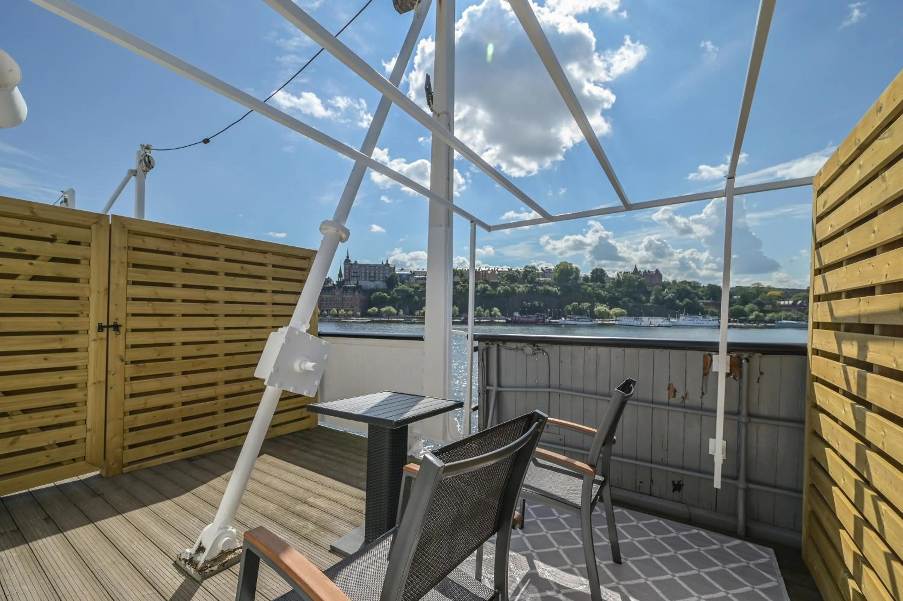 Patio in Mälardrottningen Yacht Hotel