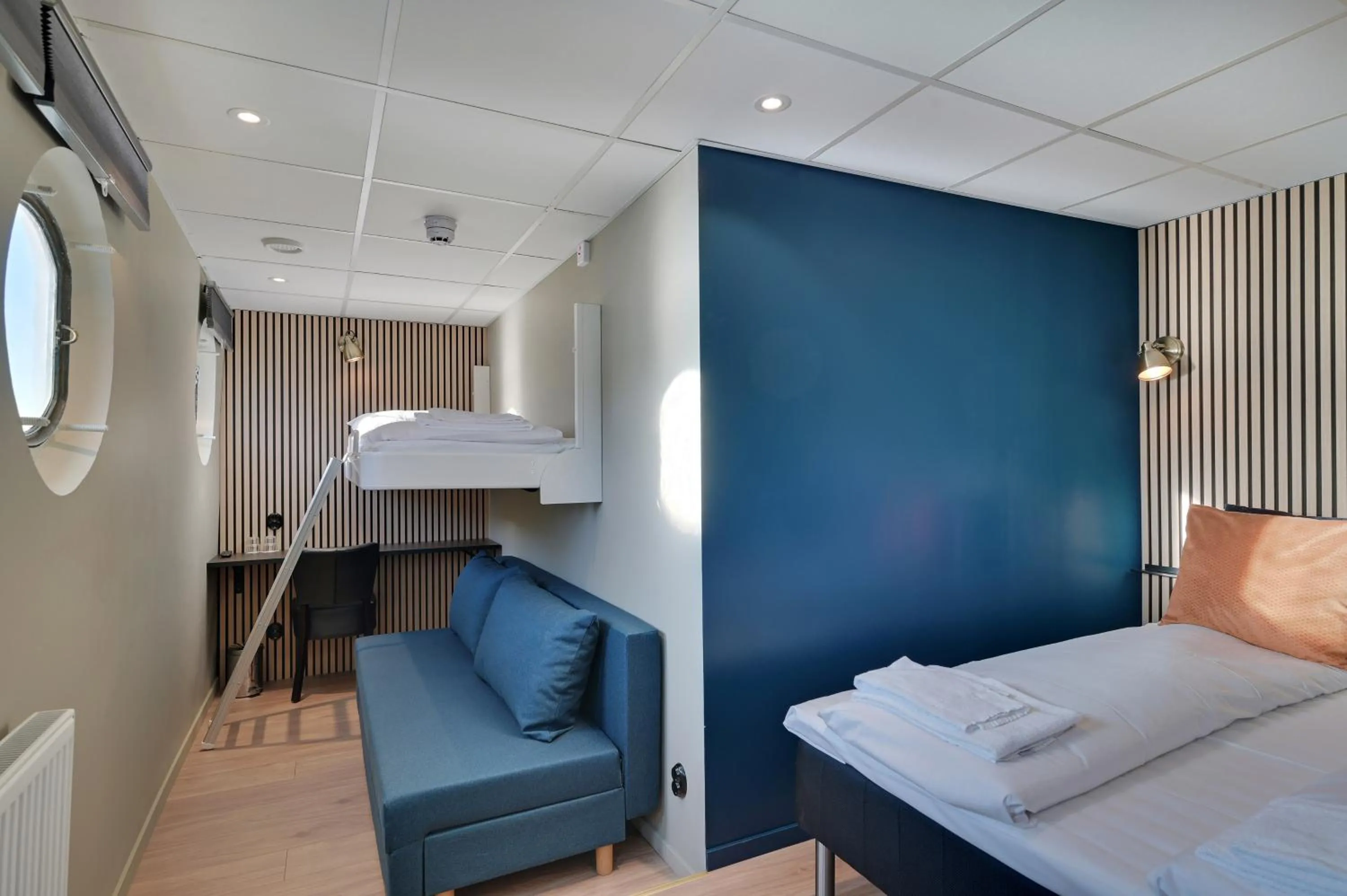 Bedroom, Bed in Mälardrottningen Yacht Hotel