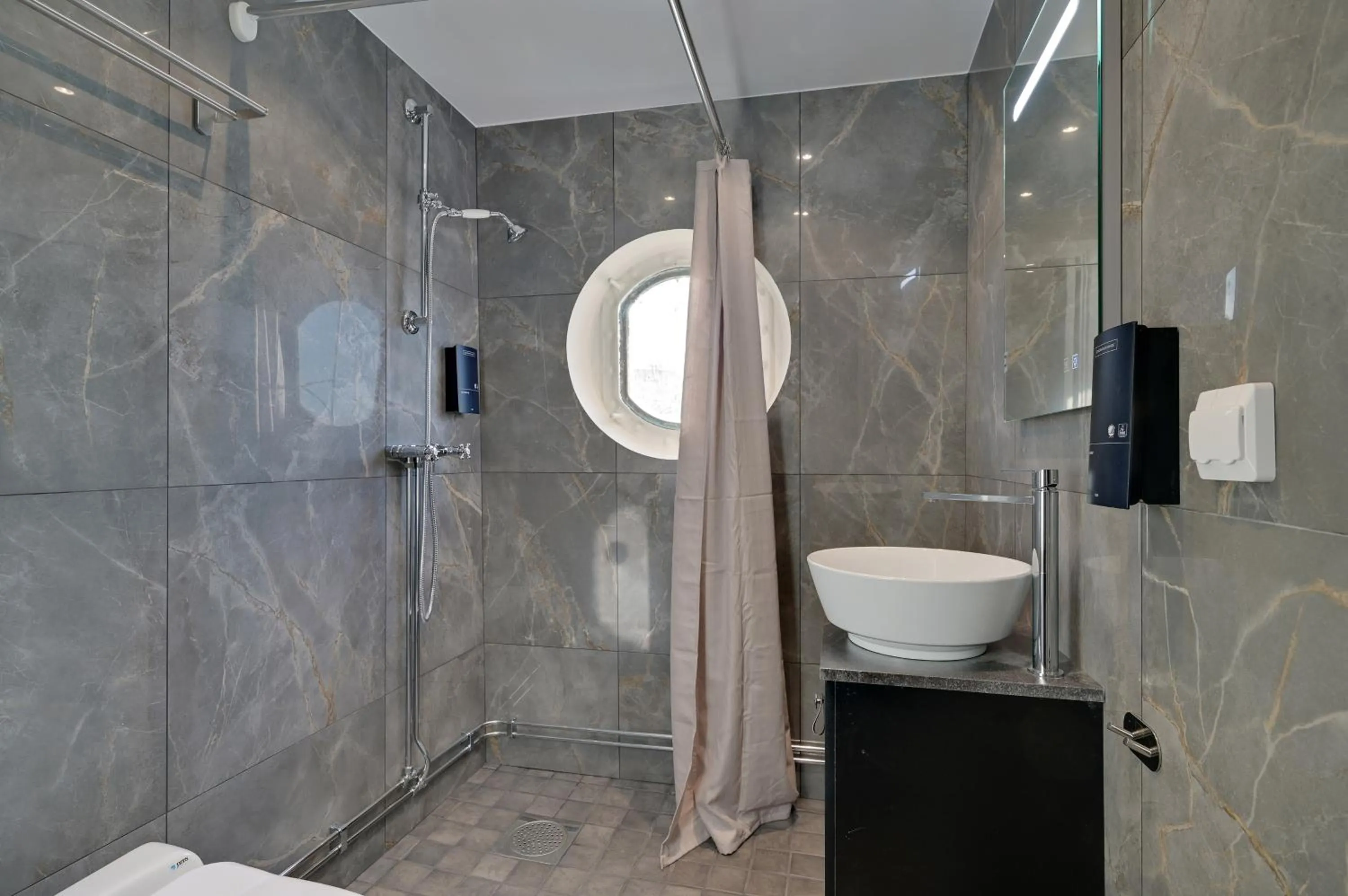 Bathroom in Mälardrottningen Yacht Hotel